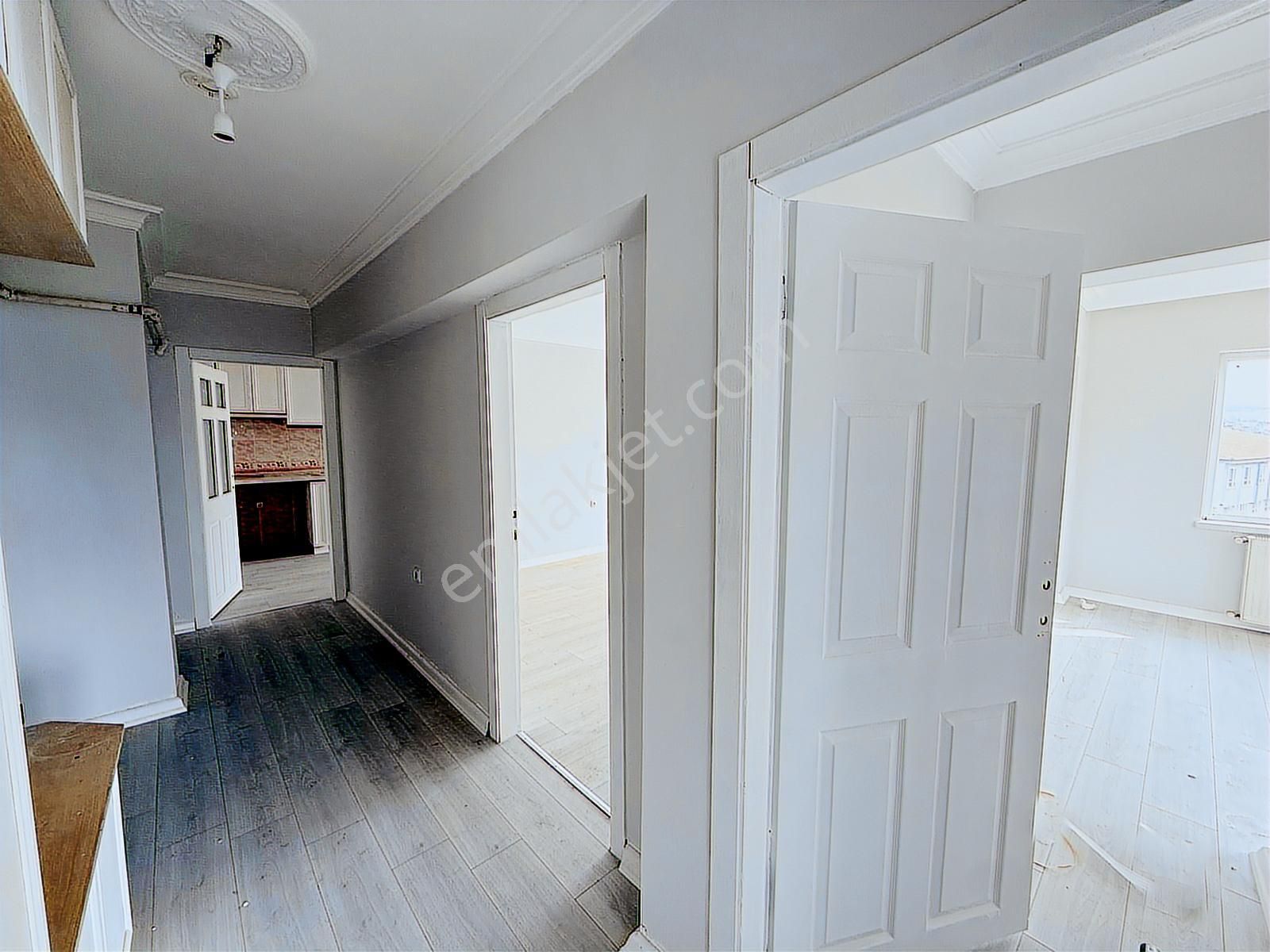 Ulubey'de, 5. Kat, Ana Caddede, Asansörlü, Güneycephe 3+1 Daire! - Görsel 13