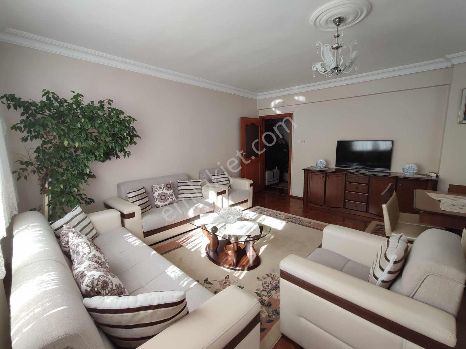 Güngören Yavuz Selim Tramvay Karşısında 3+1 2.kat 130 M2 - Görsel 21