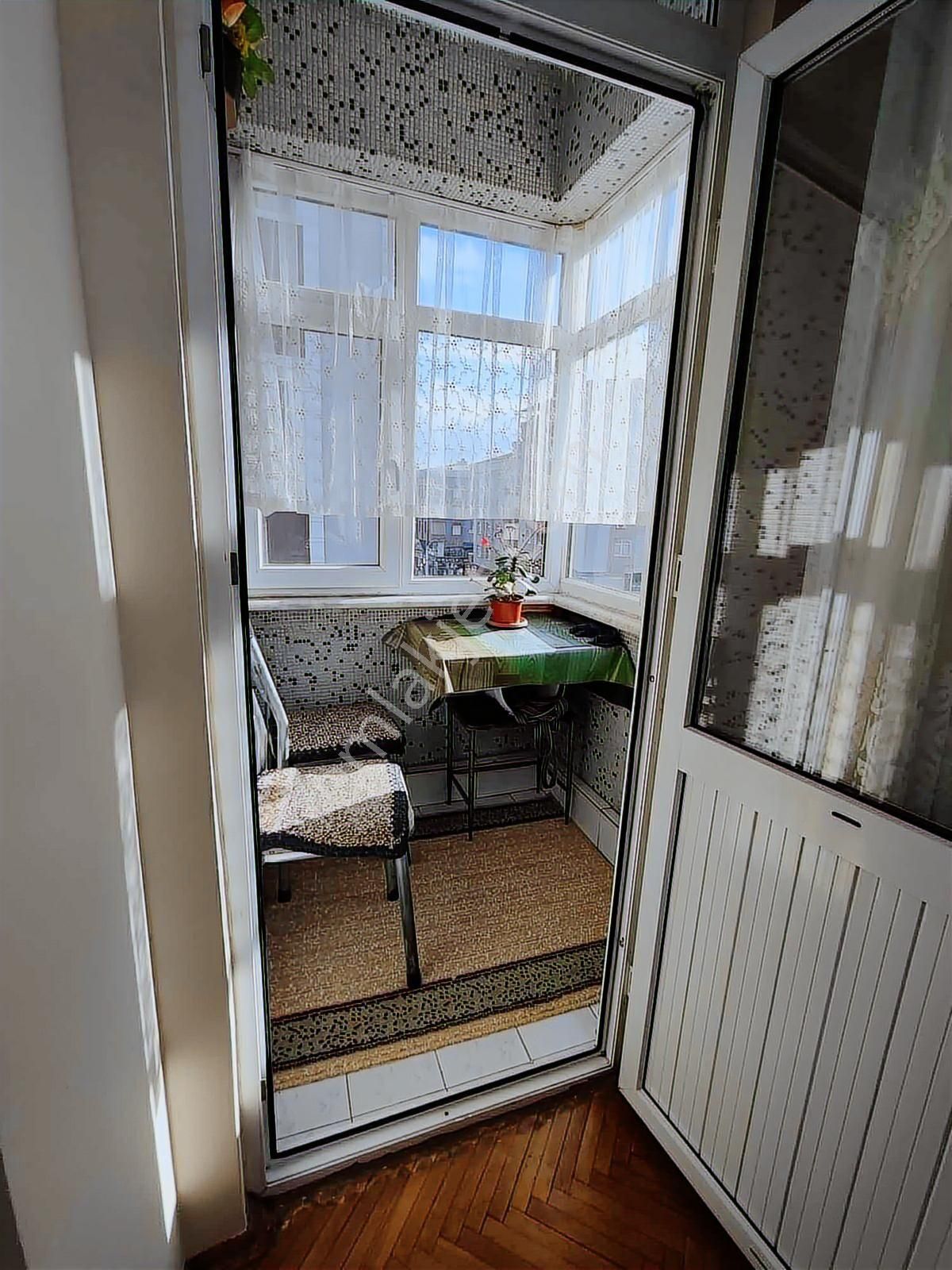 Güngören Yavuz Selim Tramvay Karşısında 3+1 2.kat 130 M2 - Görsel 33