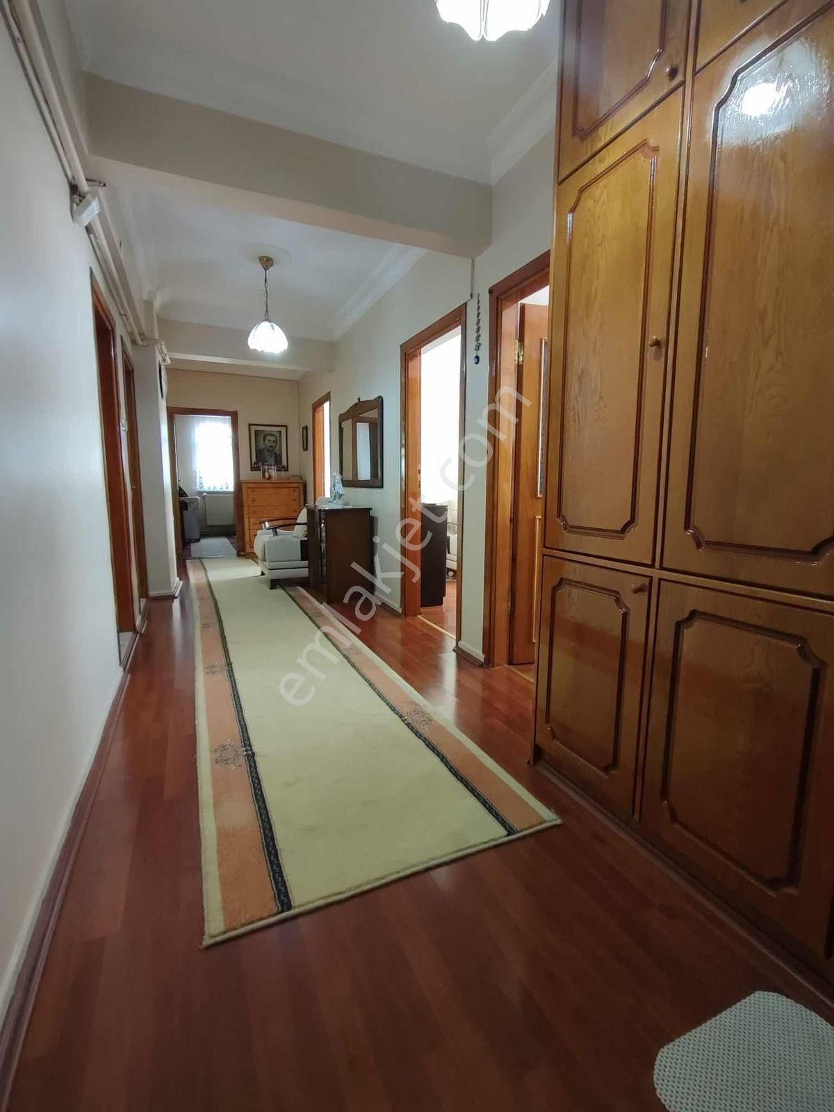 Güngören Yavuz Selim Tramvay Karşısında 3+1 2.kat 130 M2 - Görsel 7