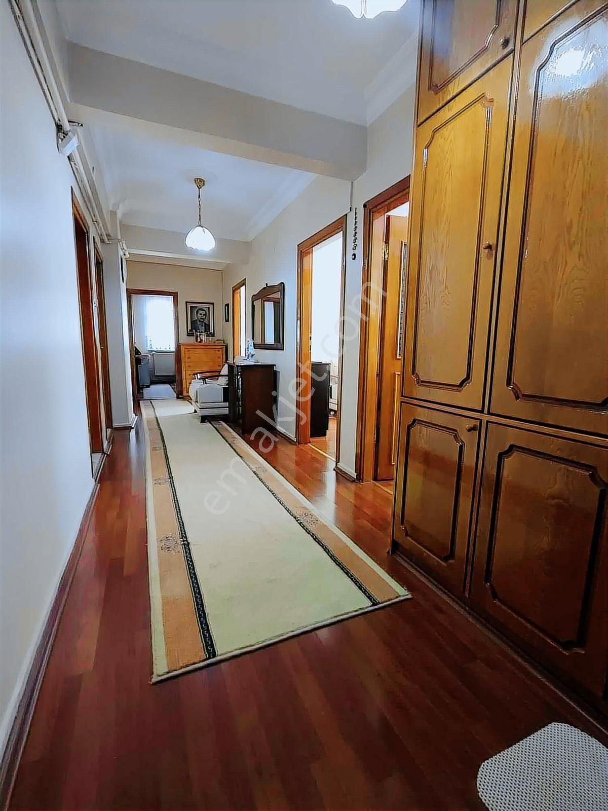 Güngören Yavuz Selim Tramvay Karşısında 3+1 2.kat 130 M2 - Görsel 19