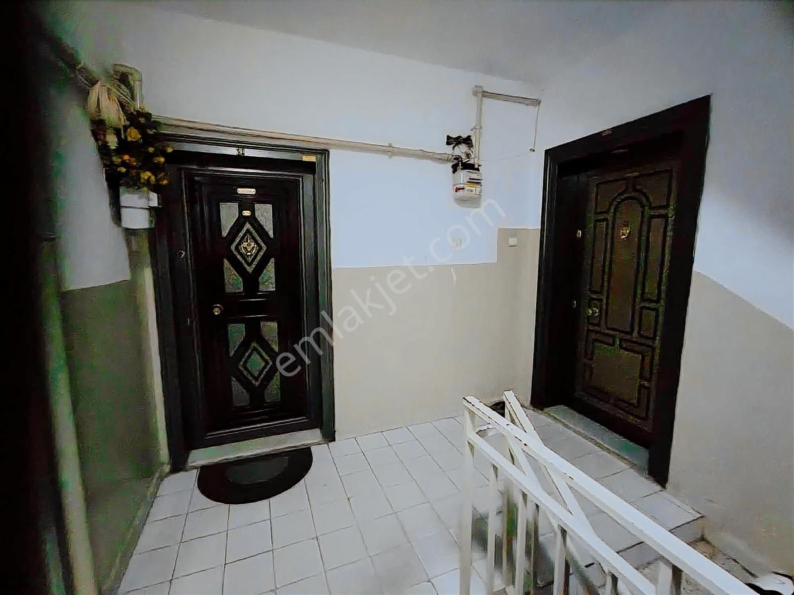 Güngören Yavuz Selim Tramvay Karşısında 3+1 2.kat 130 M2 - Görsel 2