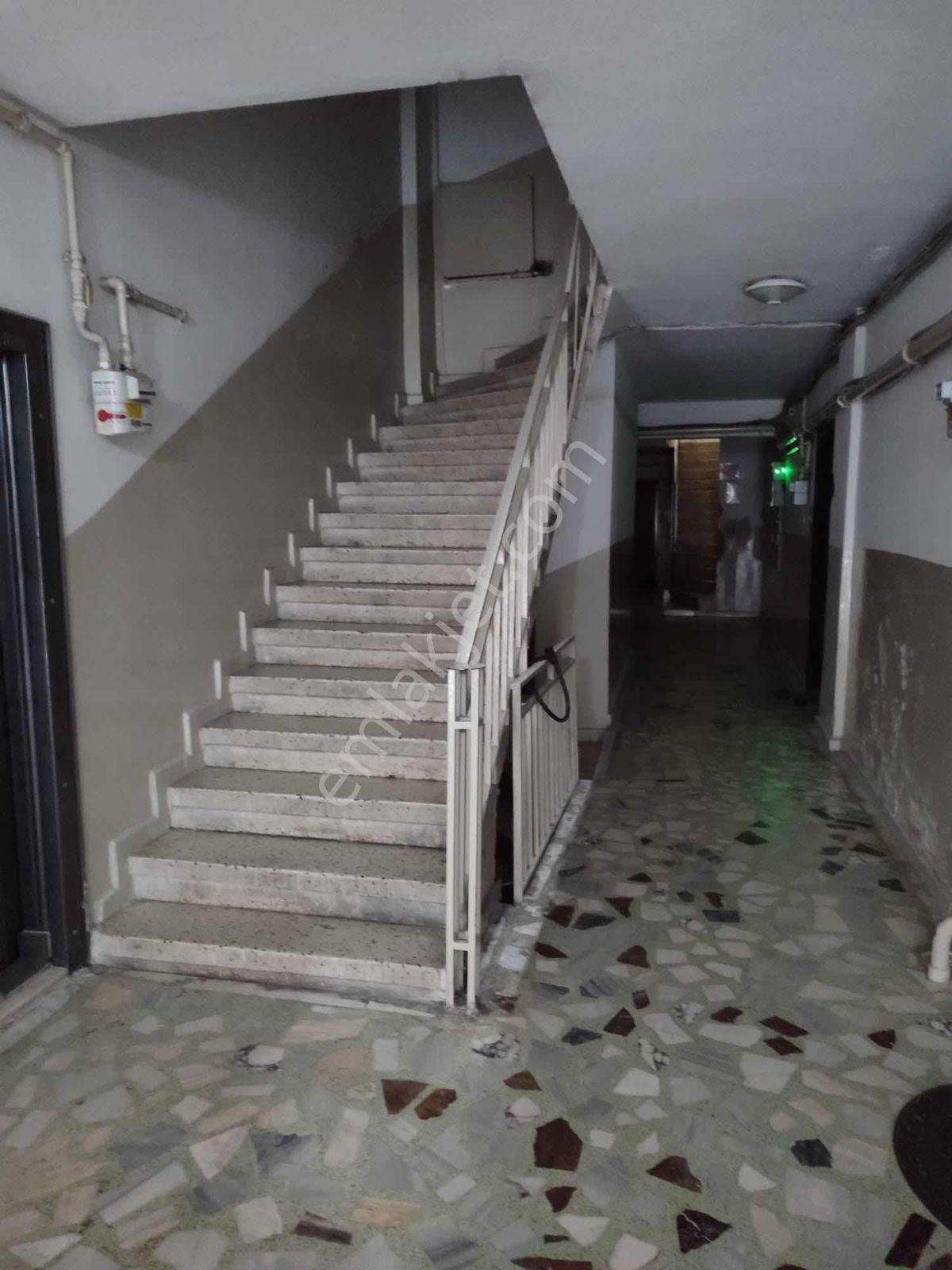 Güngören Yavuz Selim Tramvay Karşısında 3+1 2.kat 130 M2 - Görsel 8