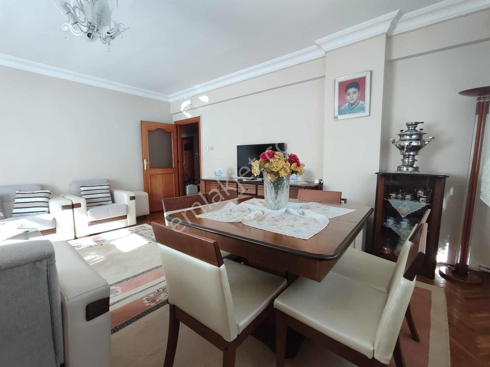 Güngören Yavuz Selim Tramvay Karşısında 3+1 2.kat 130 M2 - Görsel 20