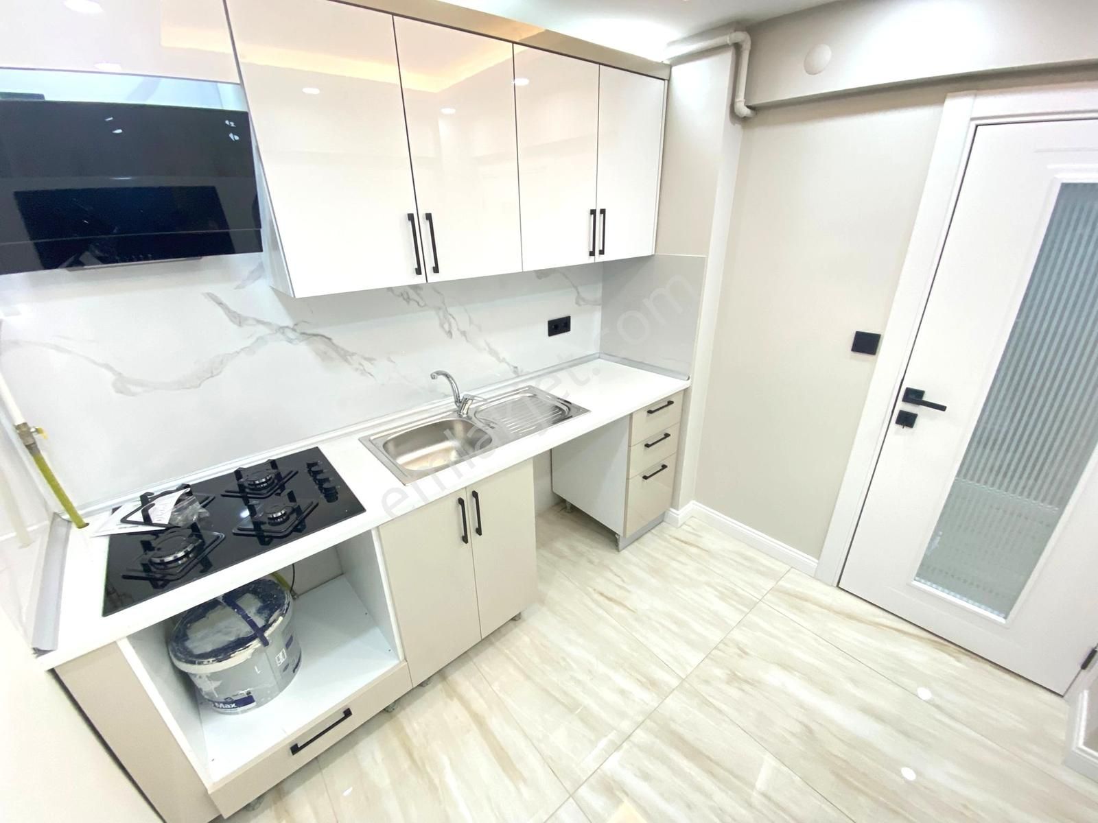 Çamlık'ta A'dan Z'ye Yenilenmiş Çift Balkonlu 60m2 1+1! - Görsel 5