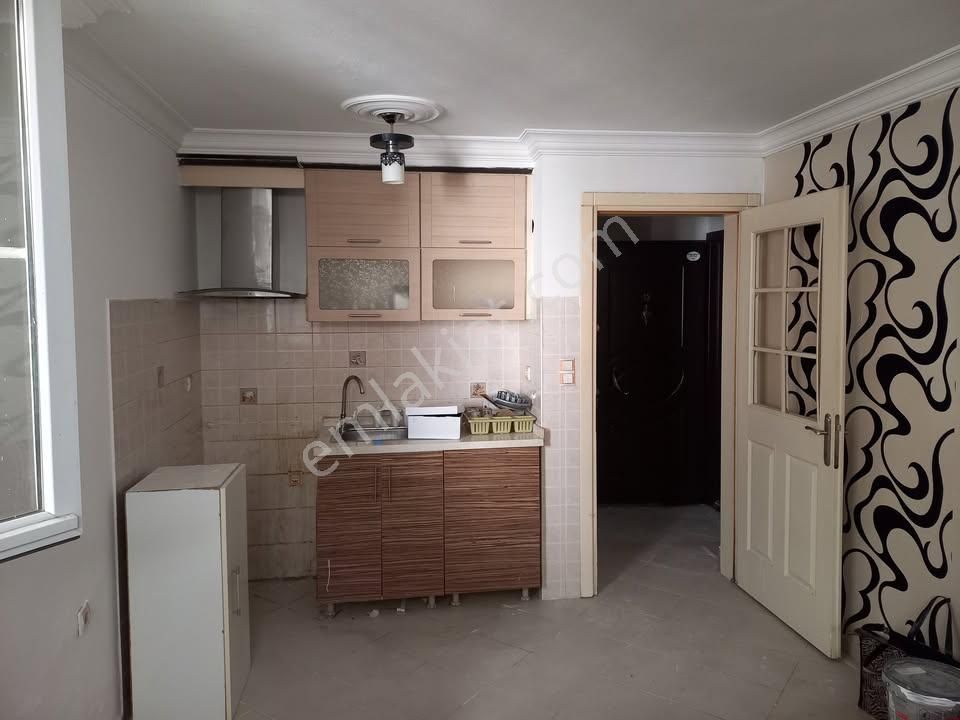 Kuşadası Merkezde Yatırımlık Havuzlu Sitede 1+1 - Görsel 6