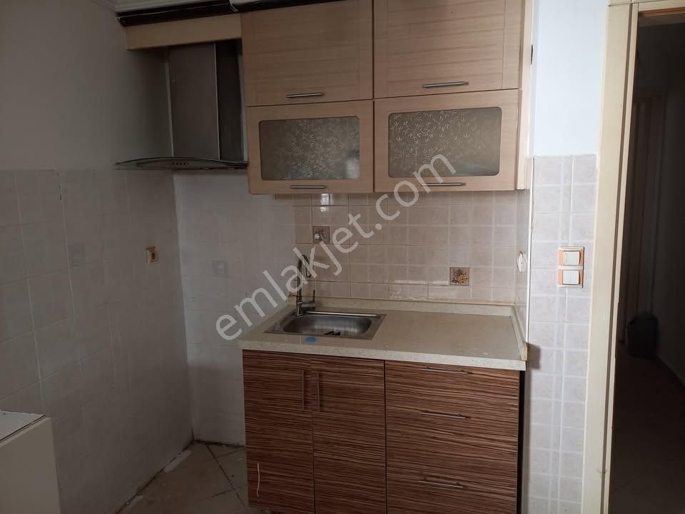 Kuşadası Merkezde Yatırımlık Havuzlu Sitede 1+1 - Görsel 4