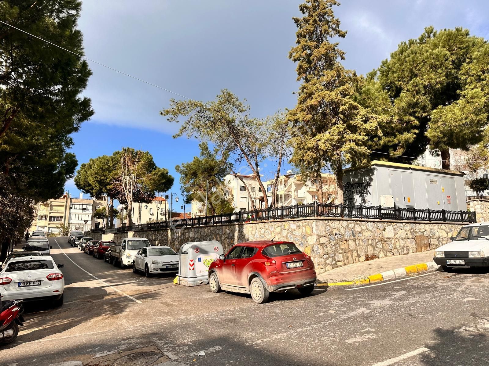 Kuşadası Merkezde Yatırımlık Havuzlu Sitede 1+1 - Görsel 10