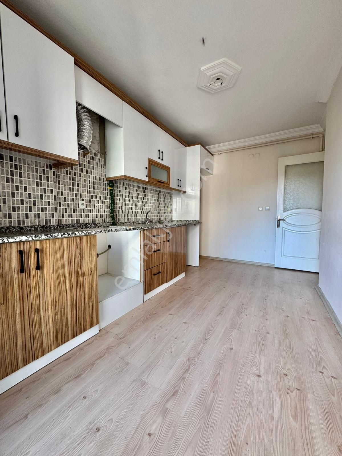 Muradiye Mahallesi 🏡 ✅3+1 135m2 5 Katlının 4 Katı ❇️fuul Özelikli Petek Kombili - Görsel 15