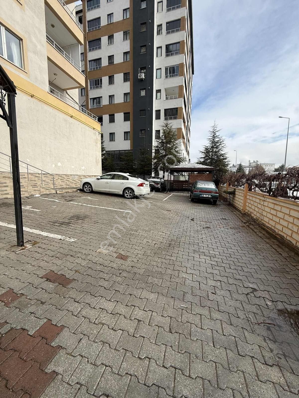 Fetanet Emlaktan Erkilet Camikebirde Kombili Ara Kat Lüks Daire - Görsel 4