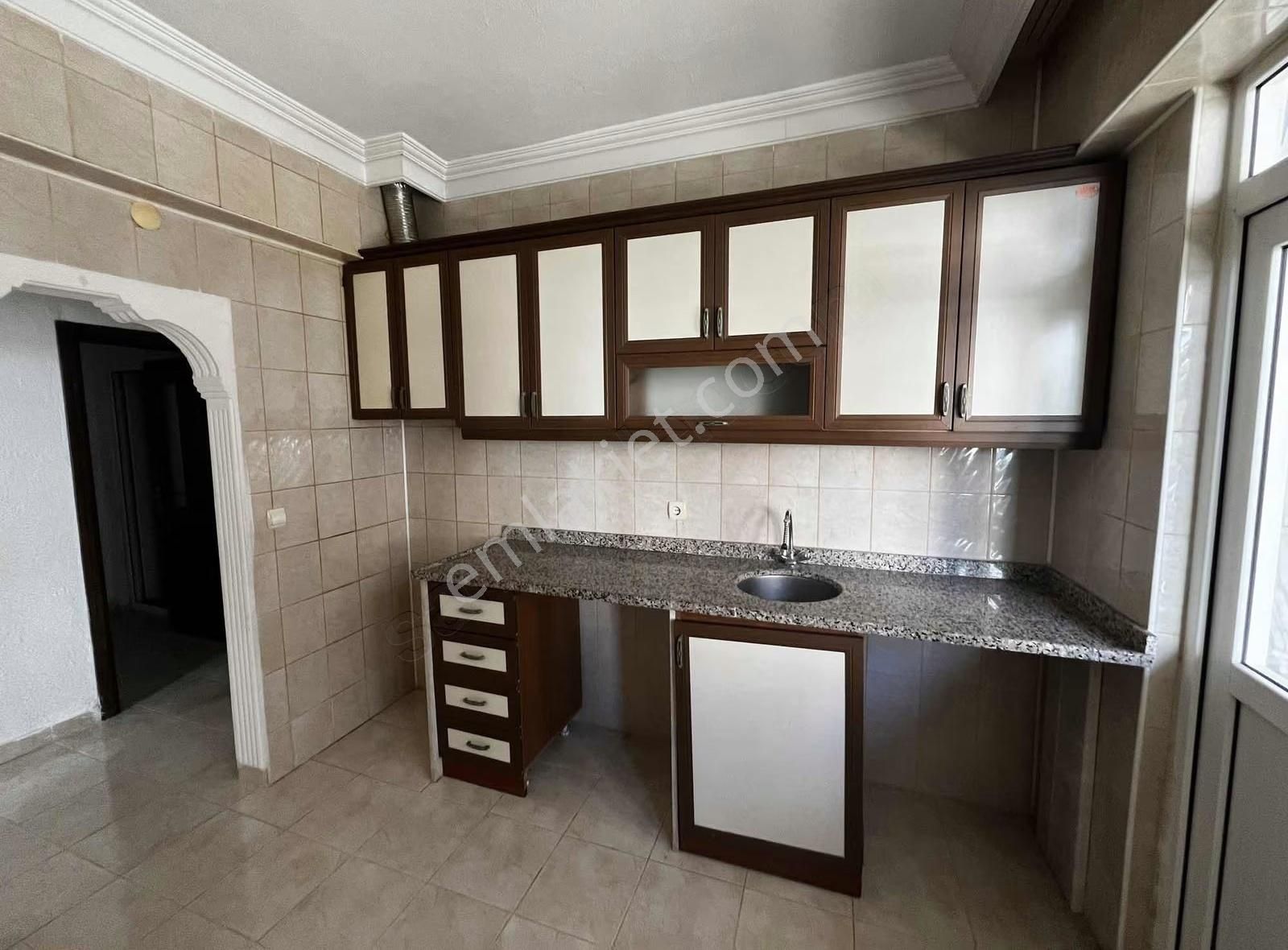 Öz Yıldız Emlaktan Milli Egemenlik Mahalesinde 2+1 Kiralık Daire