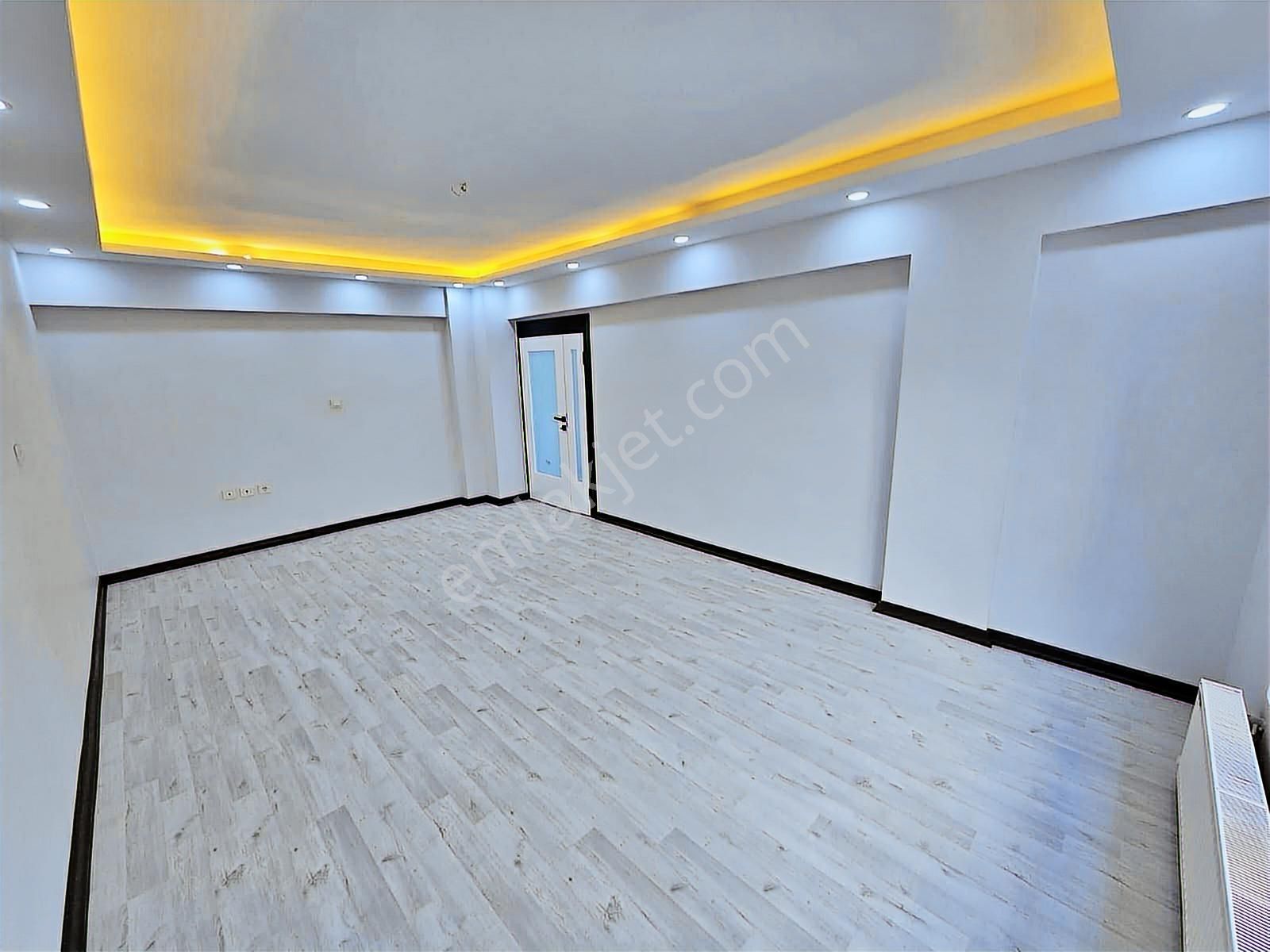 Topçu'da İstasyon Cad. Üzeri 3+1 Ultra Lüks Yapılı Ön Cephe Ev - Görsel 25