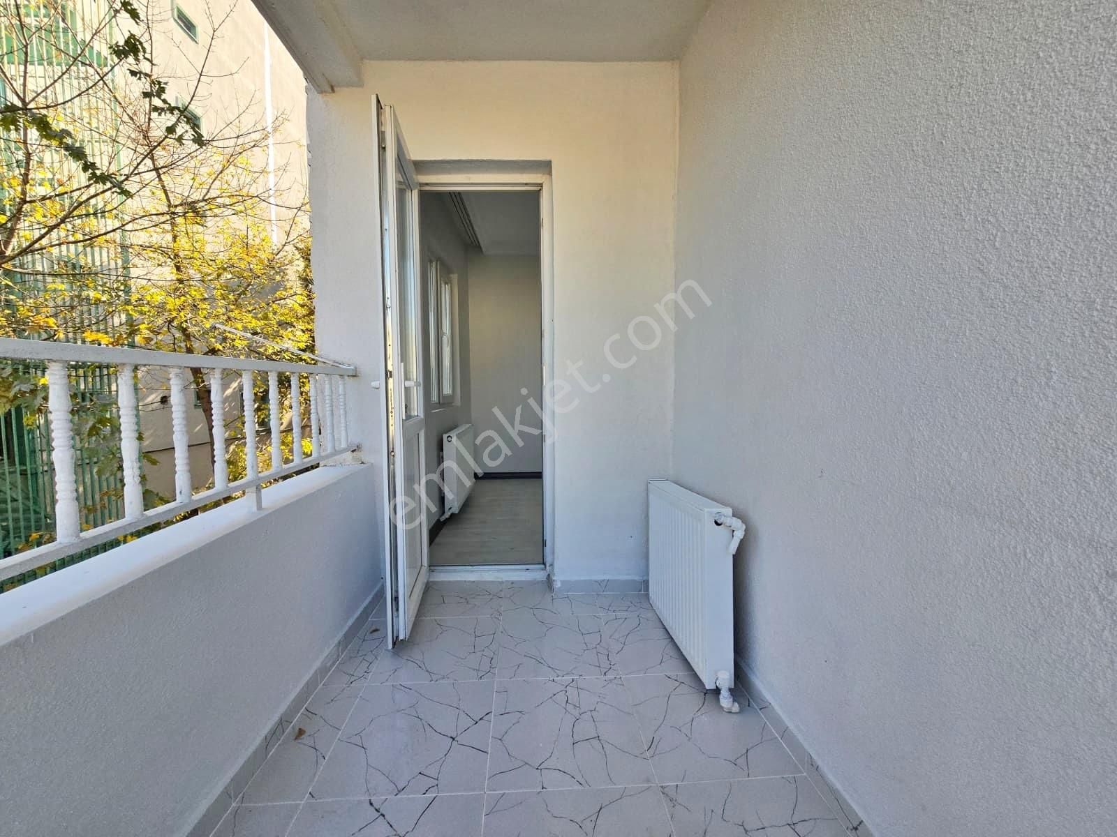 Topçu'da İstasyon Cad. Üzeri 3+1 Ultra Lüks Yapılı Ön Cephe Ev - Görsel 15