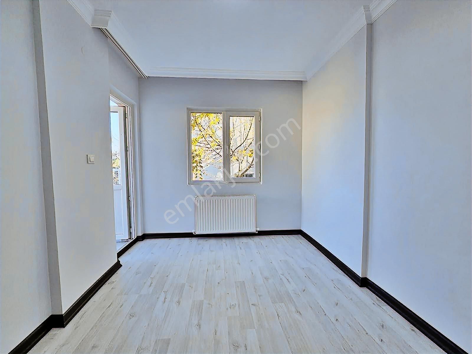 Topçu'da İstasyon Cad. Üzeri 3+1 Ultra Lüks Yapılı Ön Cephe Ev - Görsel 14