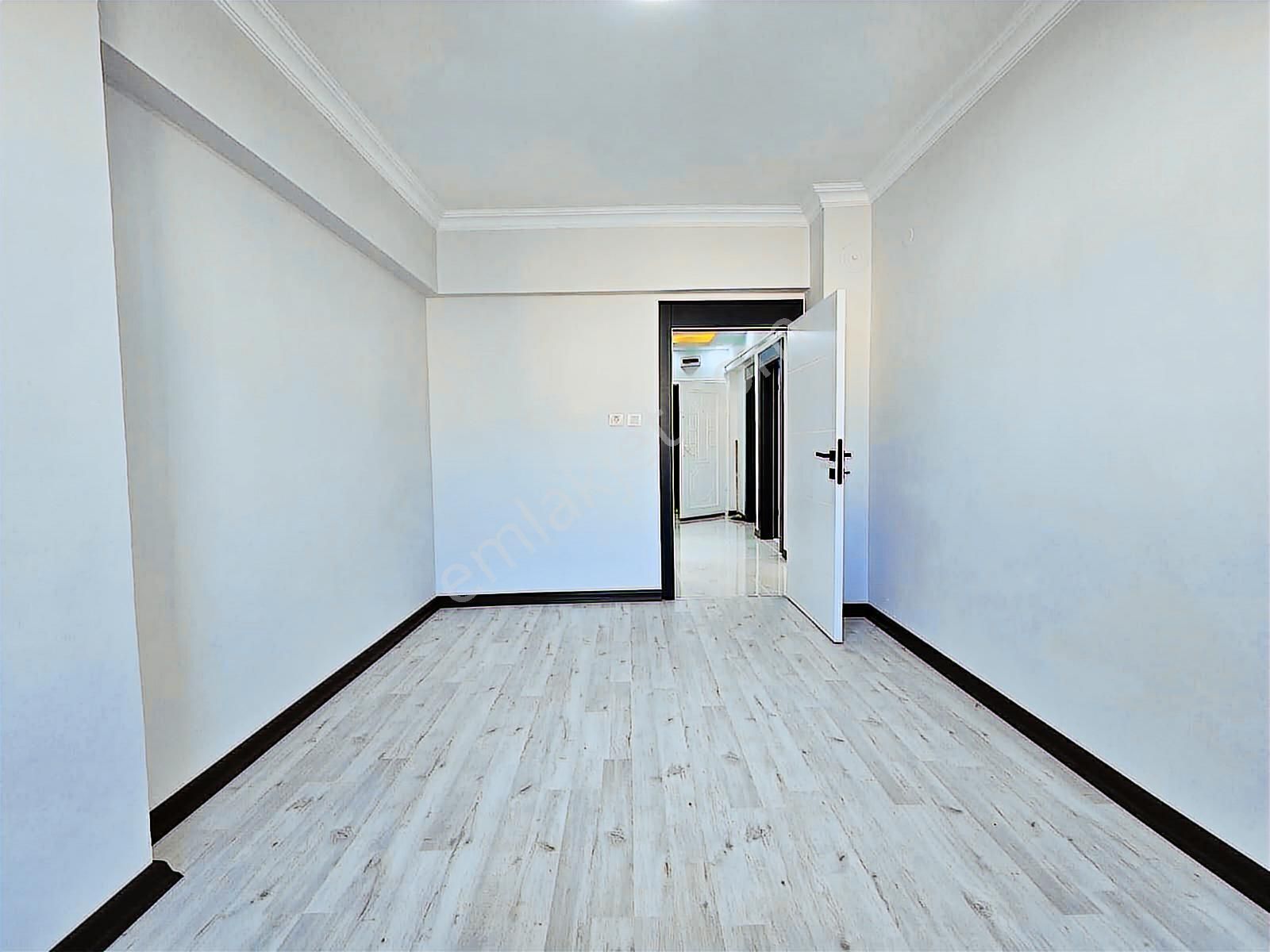 Topçu'da İstasyon Cad. Üzeri 3+1 Ultra Lüks Yapılı Ön Cephe Ev - Görsel 28