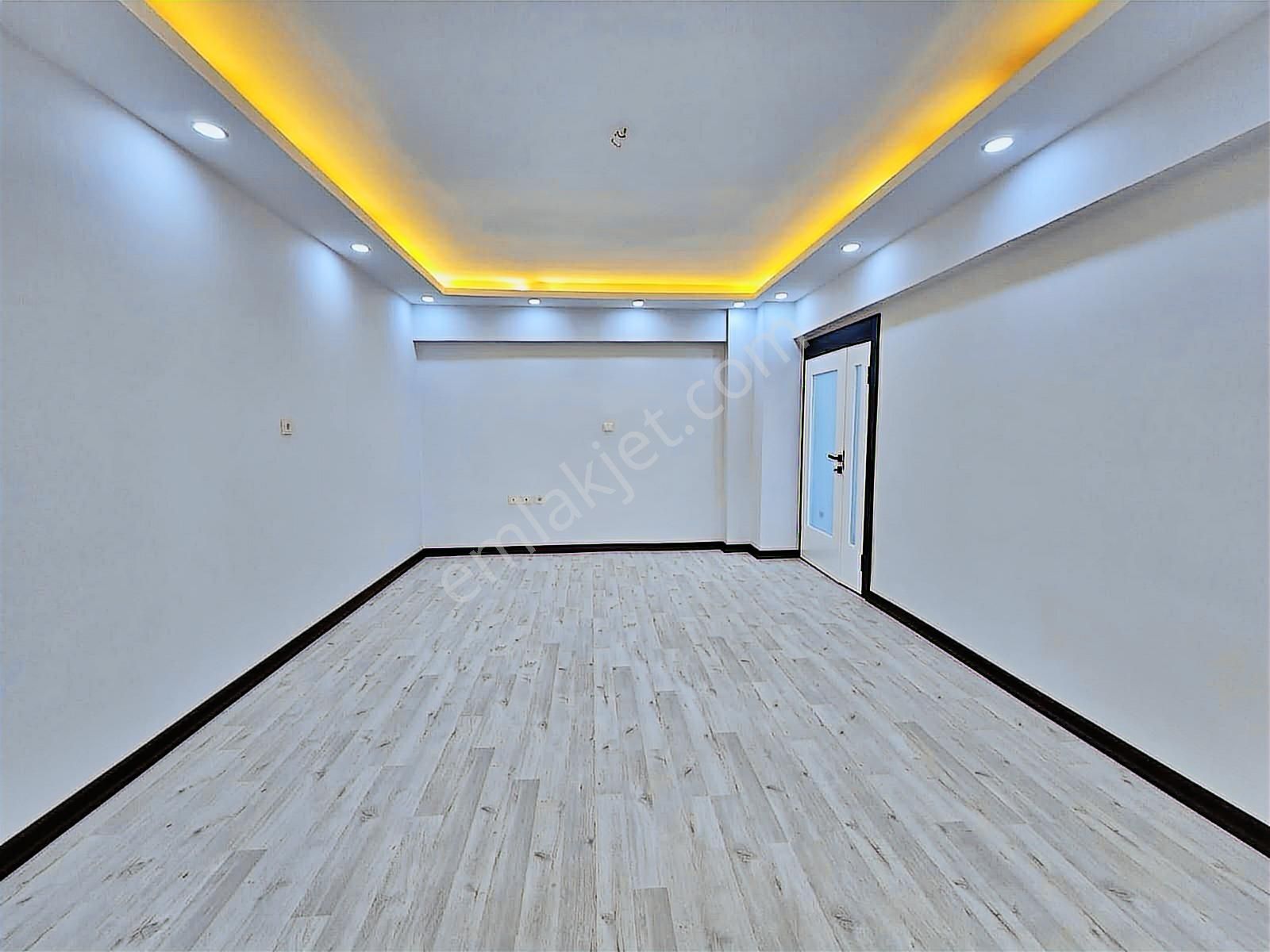 Topçu'da İstasyon Cad. Üzeri 3+1 Ultra Lüks Yapılı Ön Cephe Ev - Görsel 6