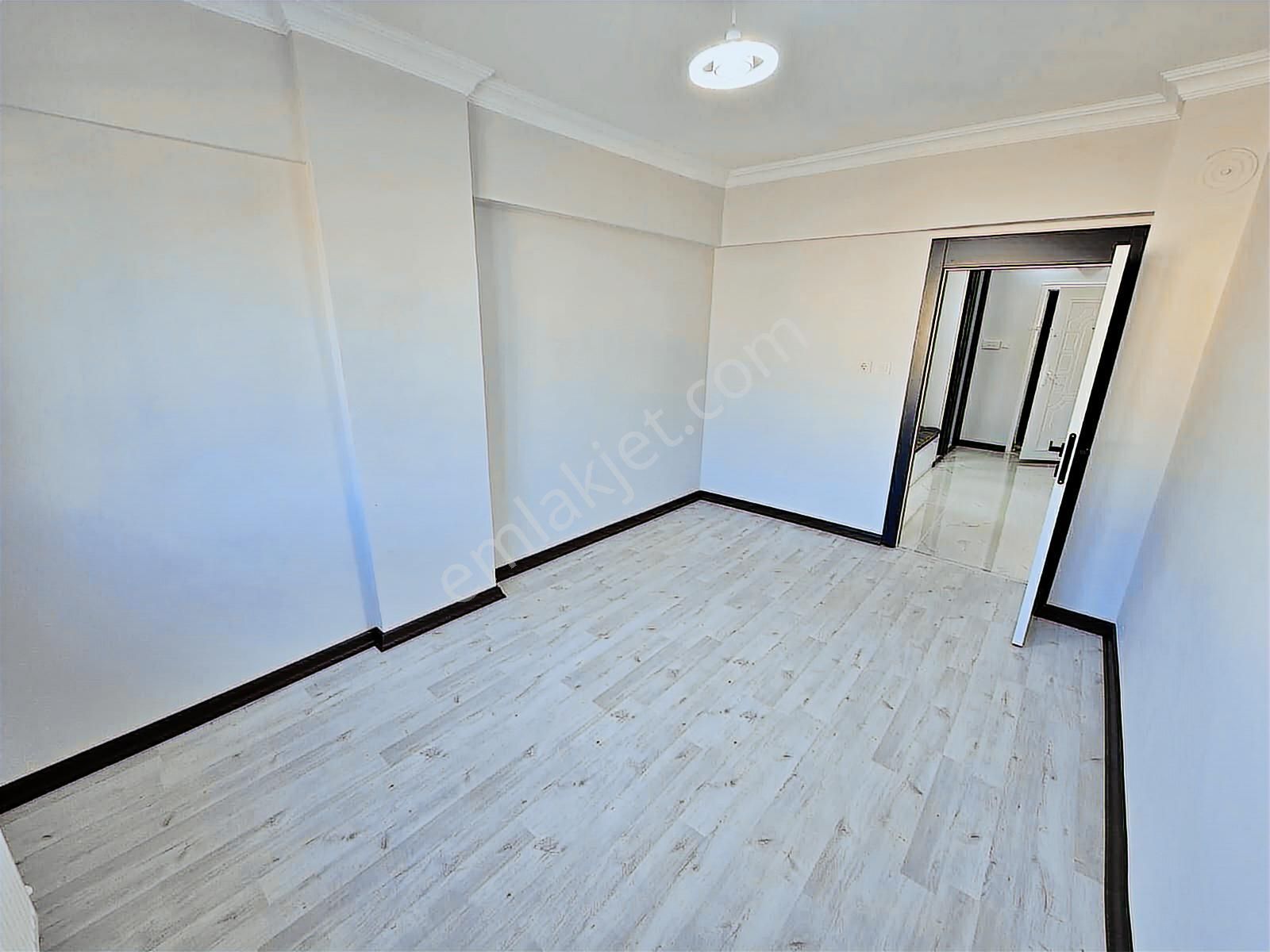 Topçu'da İstasyon Cad. Üzeri 3+1 Ultra Lüks Yapılı Ön Cephe Ev - Görsel 35