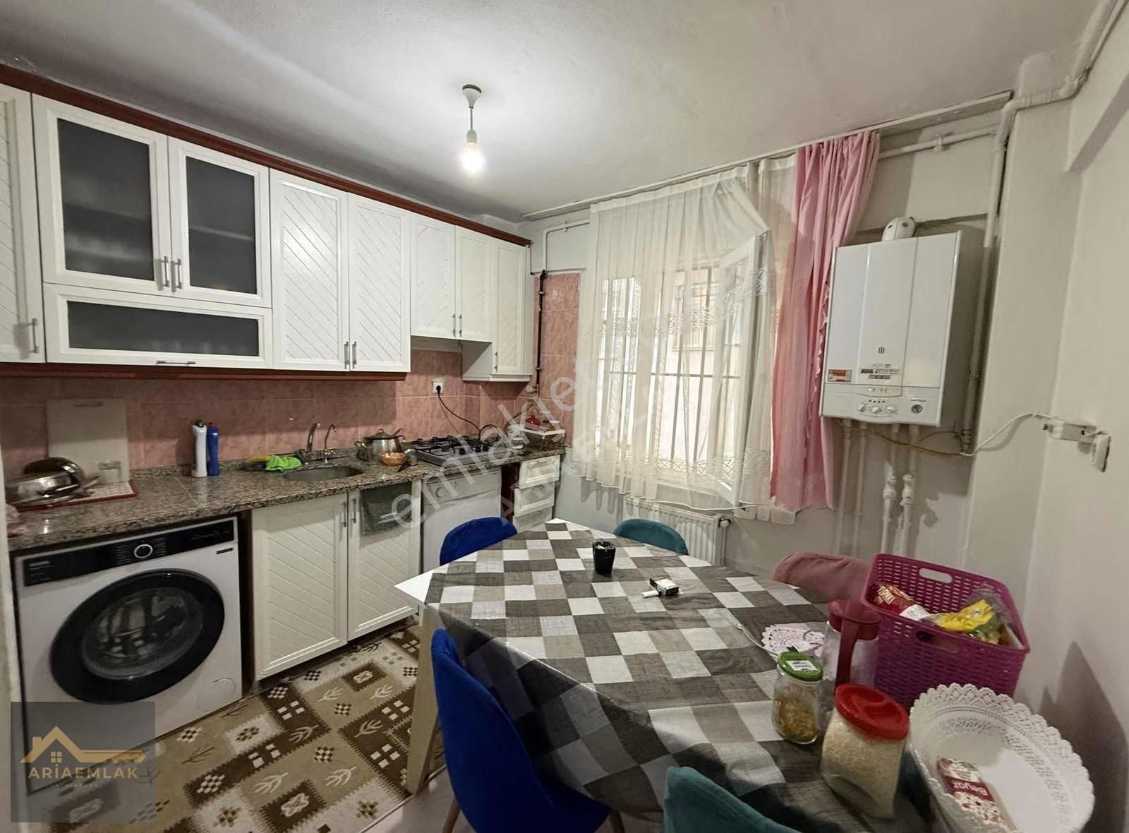 Aria Emlak'dan Gazi Mah. 100m2 2+1 Yüksek Giriş