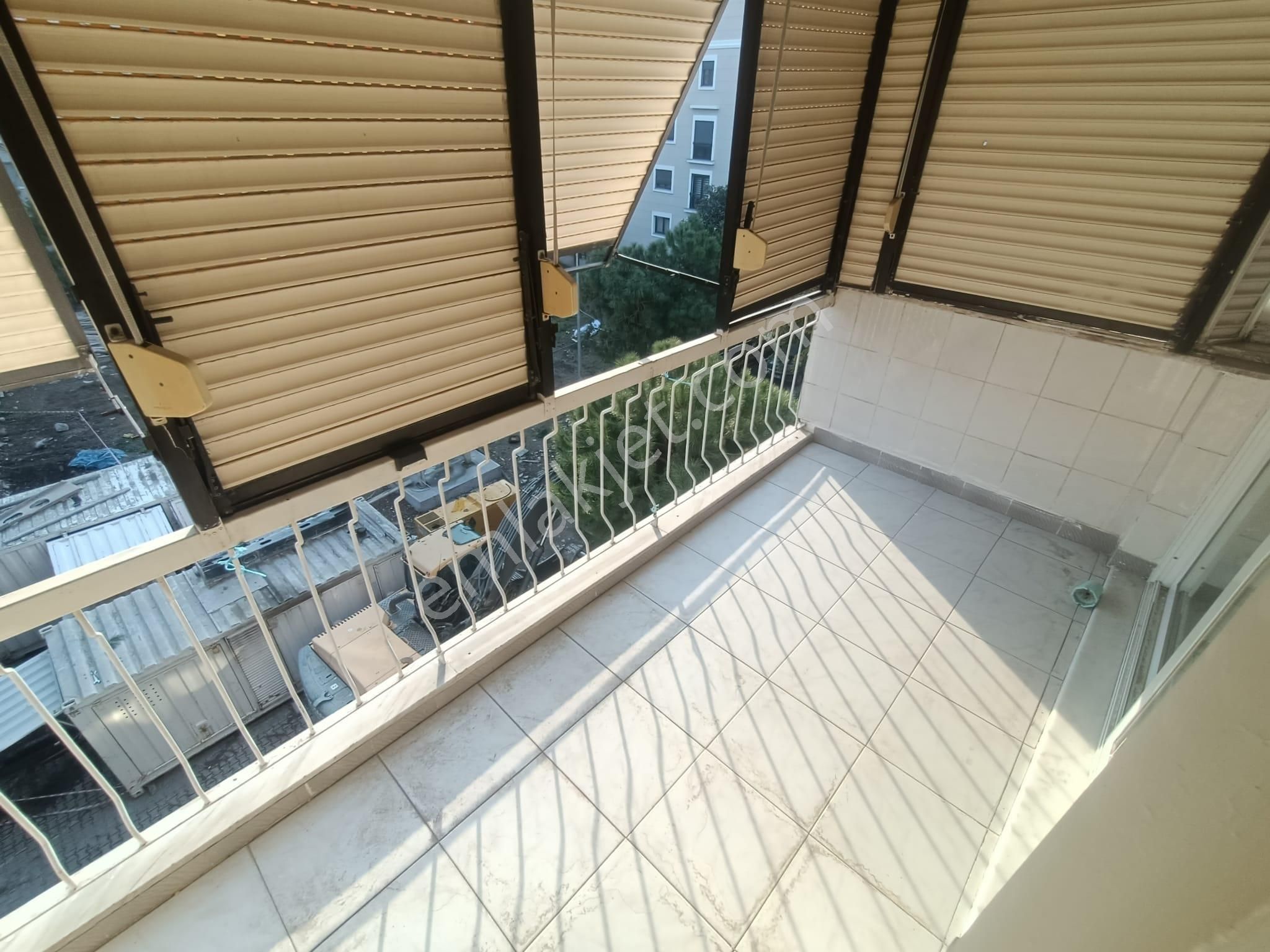 Karşıyaka Çarşı Yakını Geniş 3+1 Doğalgazlı Kiralık Daire - Görsel 7