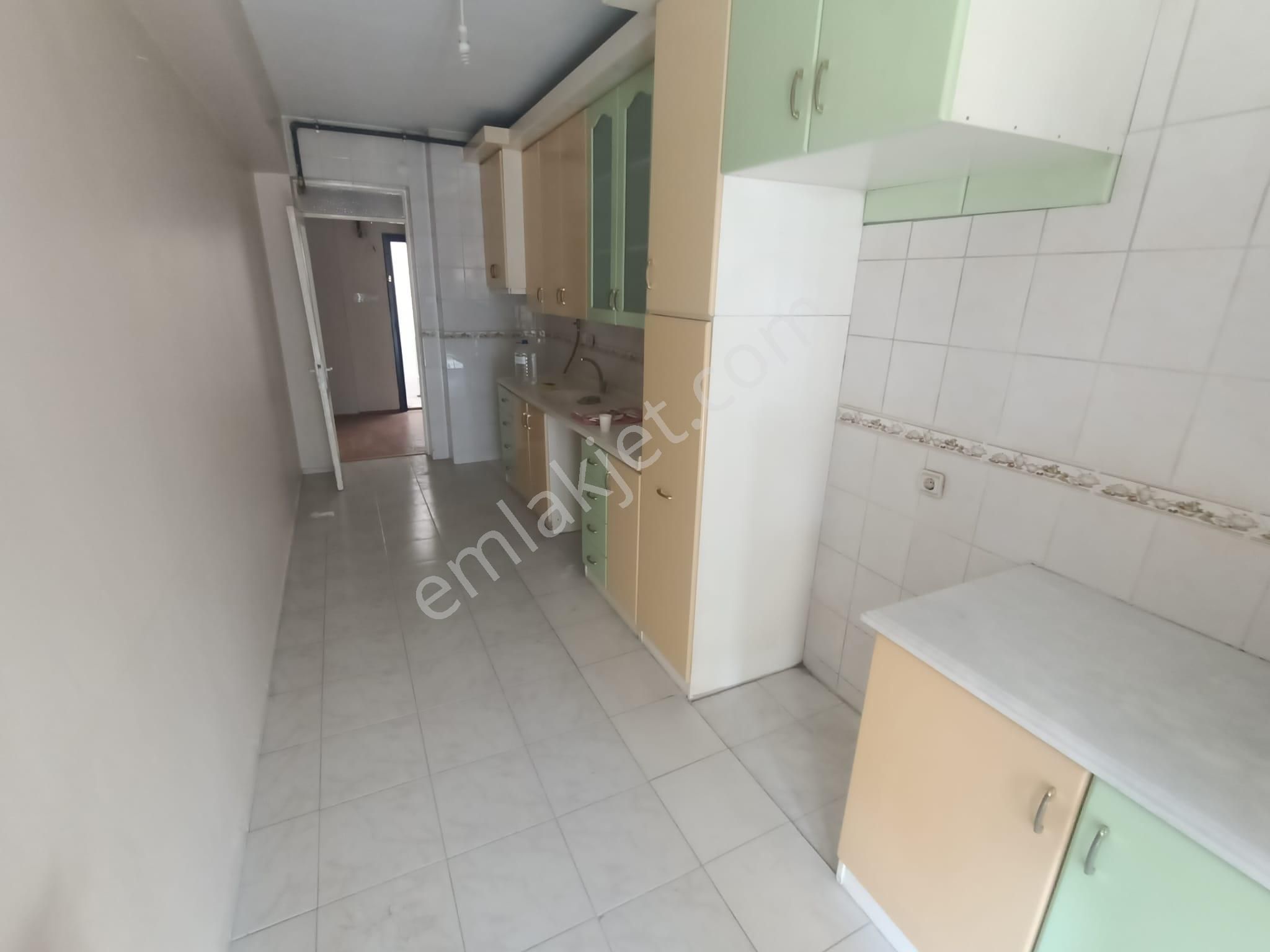 Karşıyaka Çarşı Yakını Geniş 3+1 Doğalgazlı Kiralık Daire - Görsel 9