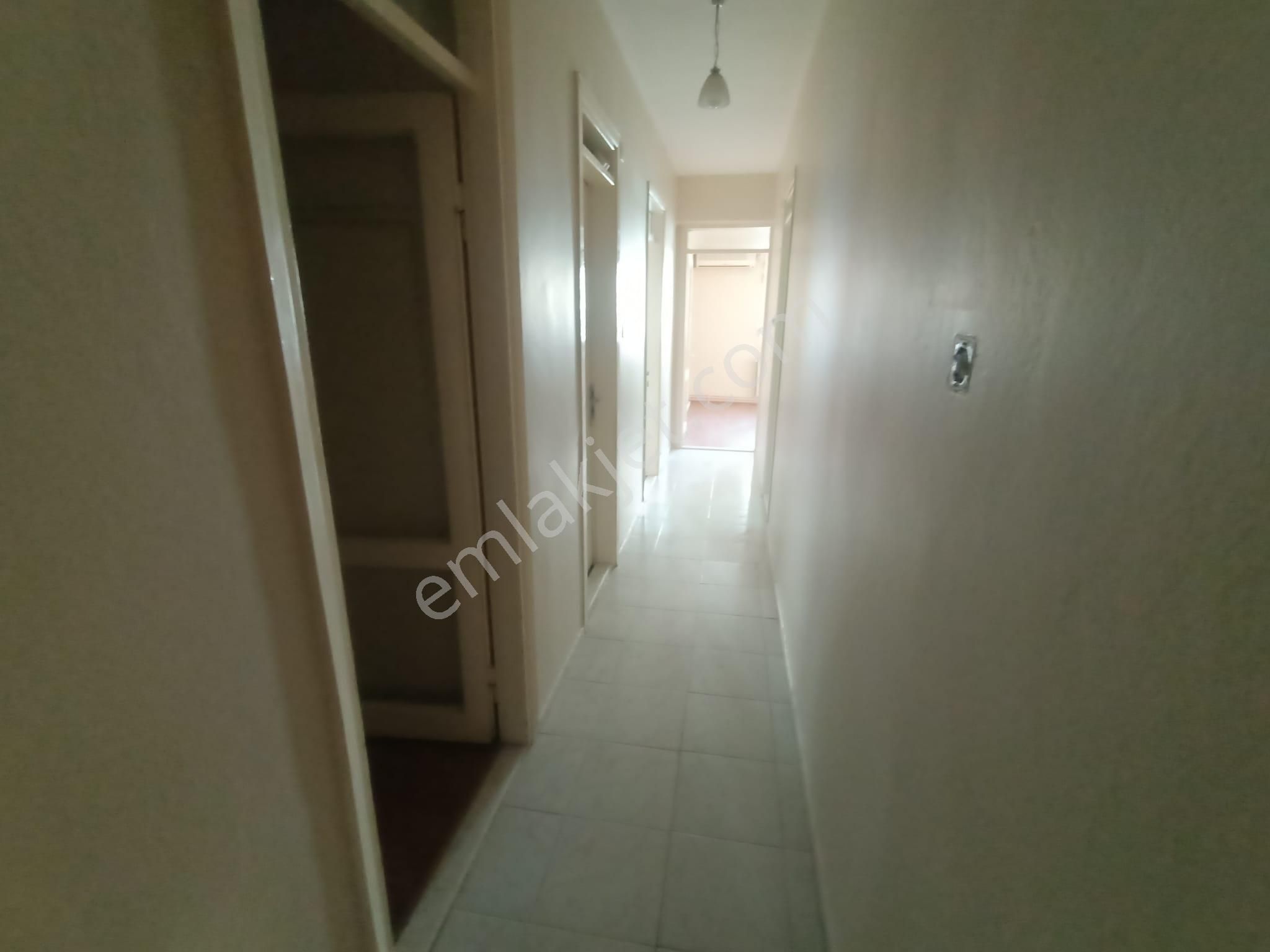 Karşıyaka Çarşı Yakını Geniş 3+1 Doğalgazlı Kiralık Daire - Görsel 4