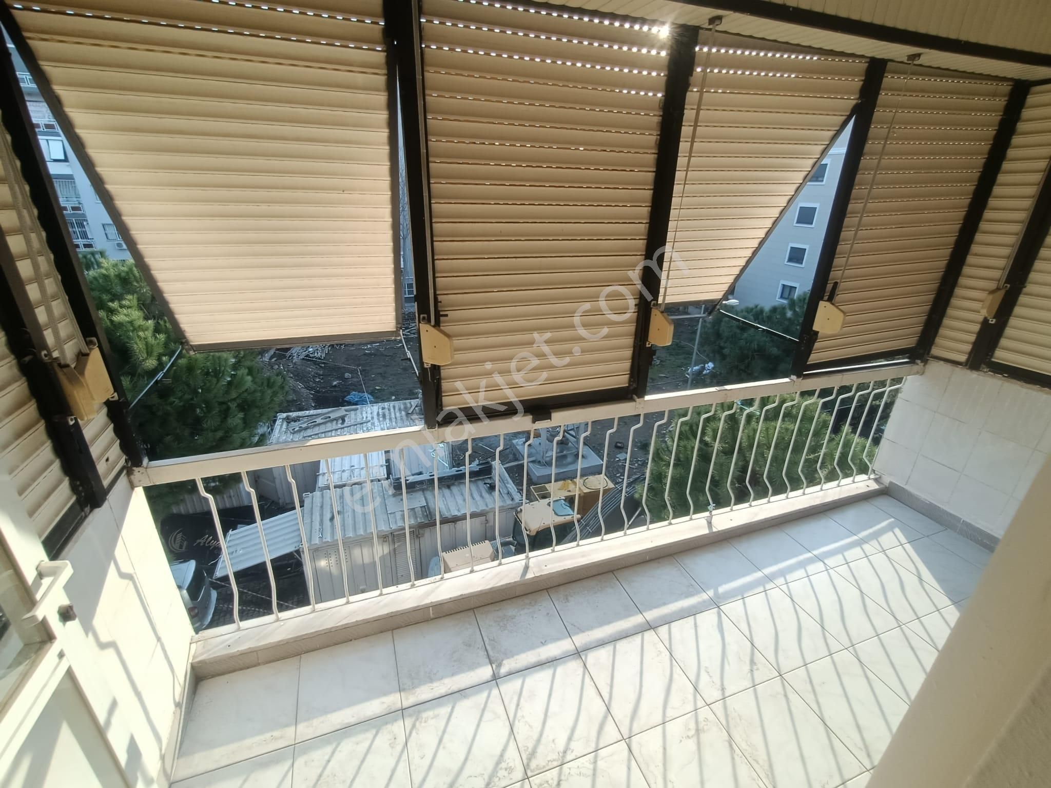 Karşıyaka Çarşı Yakını Geniş 3+1 Doğalgazlı Kiralık Daire - Görsel 8