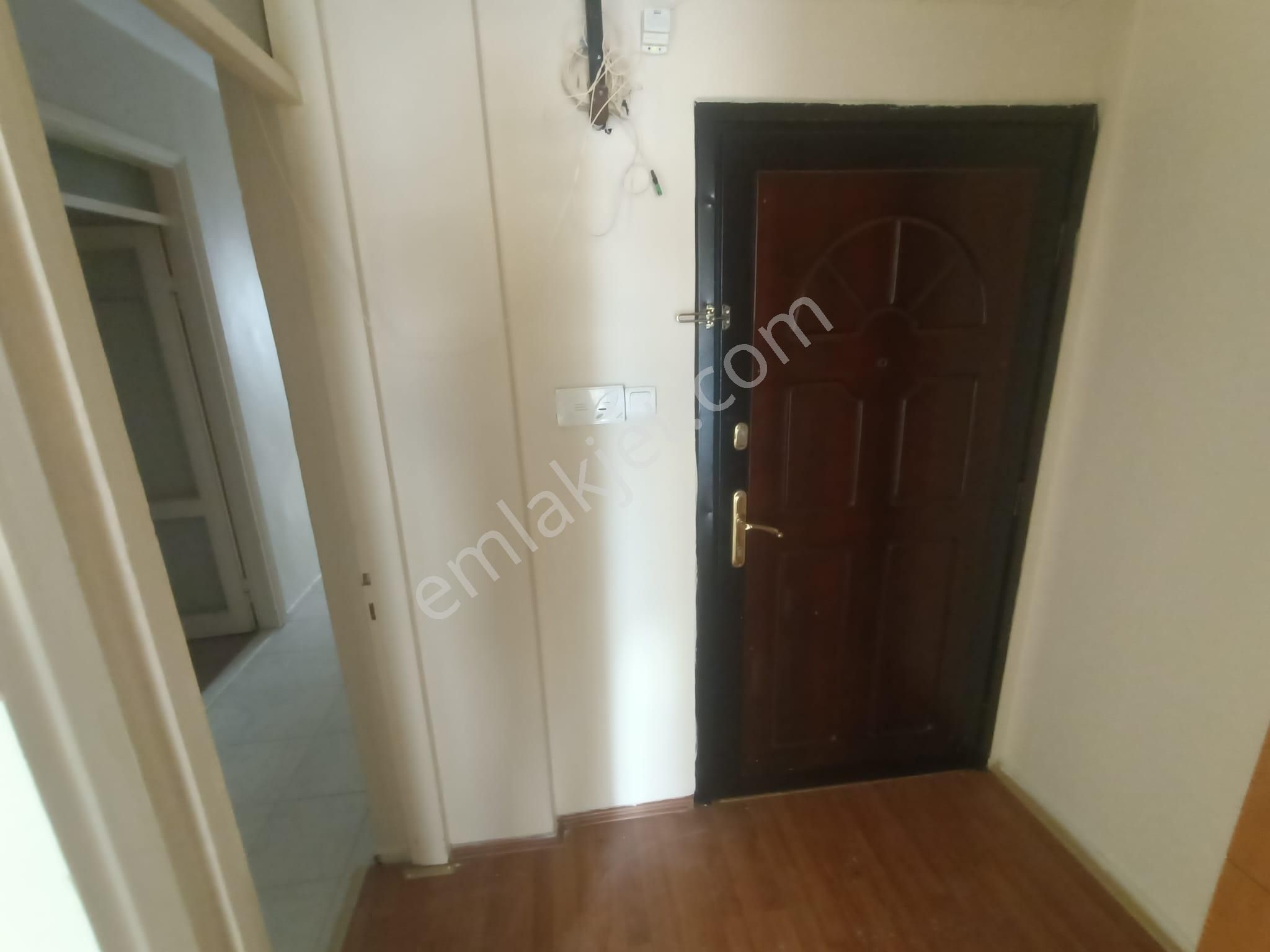 Karşıyaka Çarşı Yakını Geniş 3+1 Doğalgazlı Kiralık Daire - Görsel 3