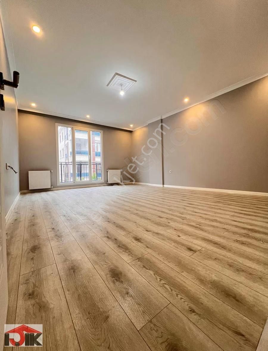 Geniş Ferah Arakat Boyalı, Masrafsız, Boş, Hemen Taşın