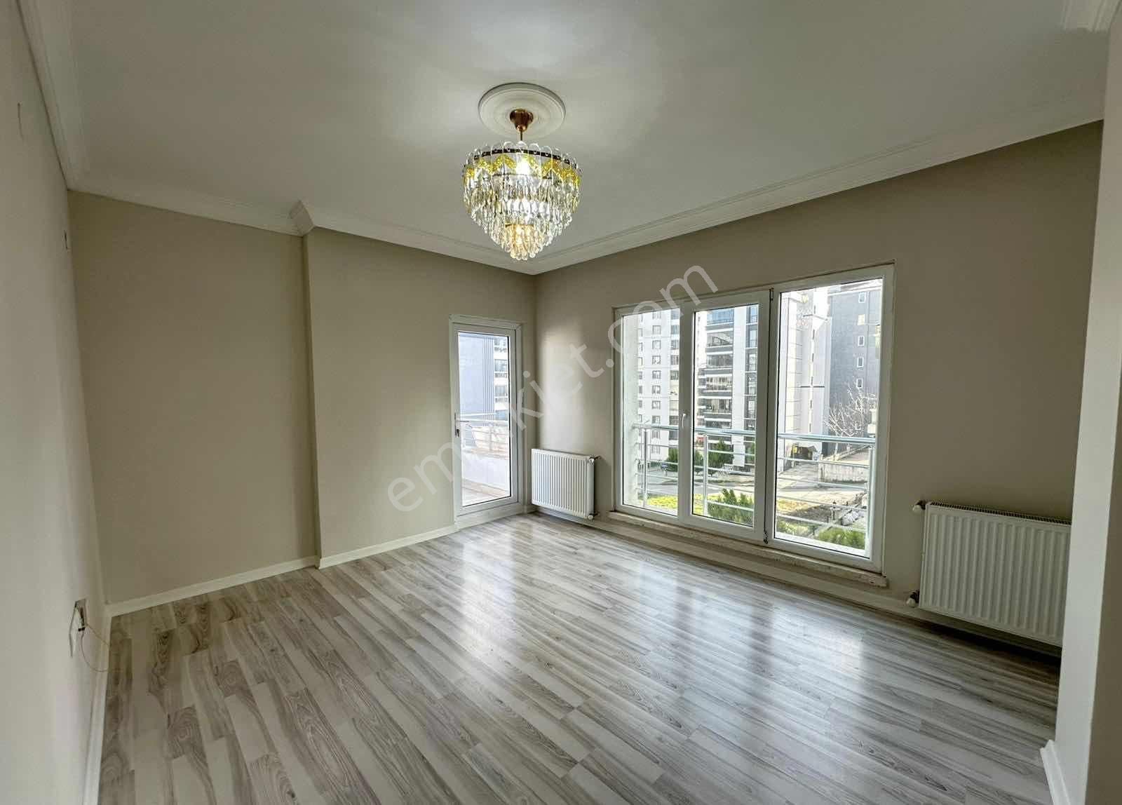 Esradan Salon Mutfak Ayrı Satılık 2+1 Fırsat Daire - Görsel 2