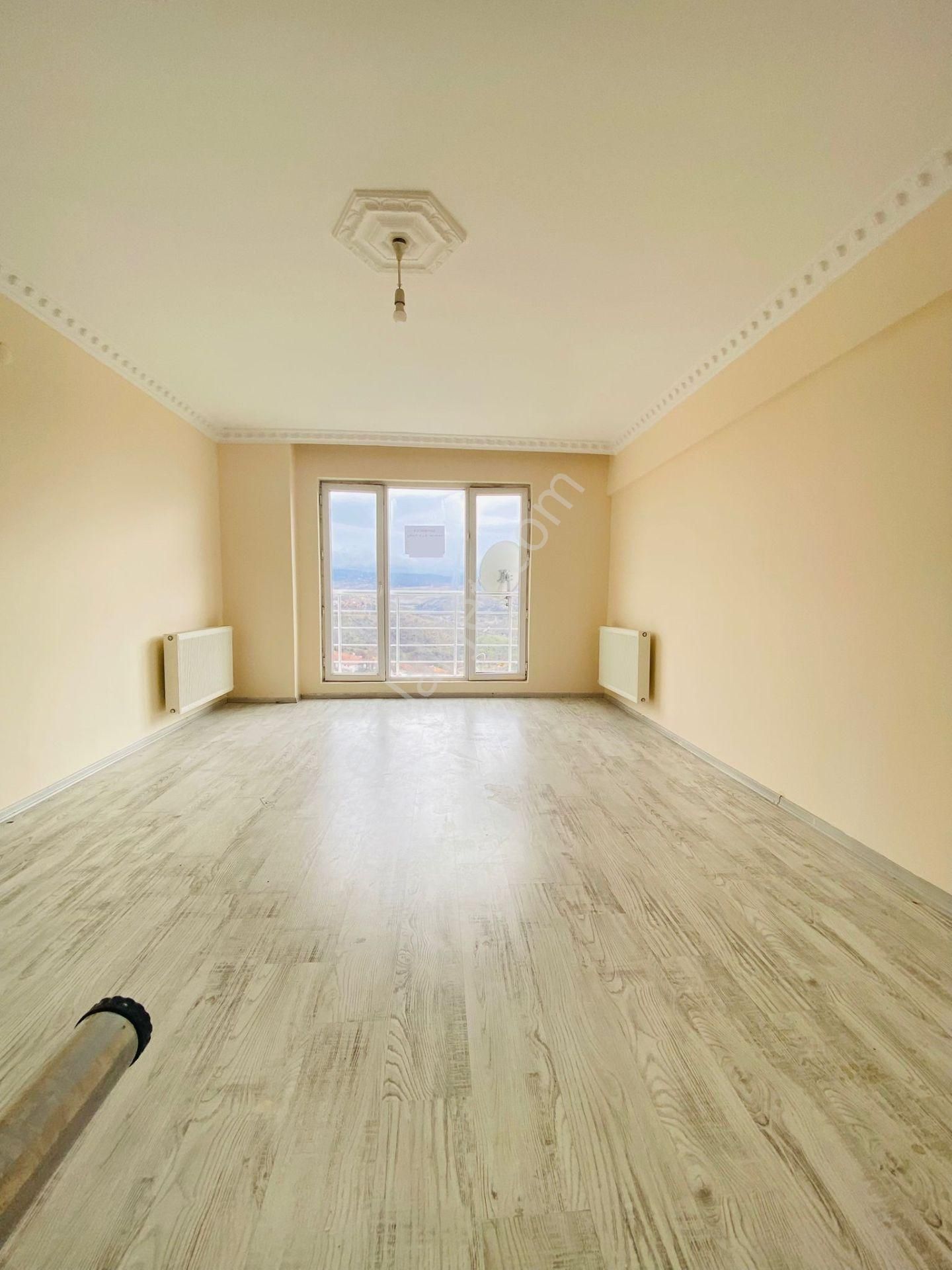 Mutlu'da Vadi Manzaralı 3+1 Asansörlü Ara Kat Satılık Daire !!! - Görsel 3