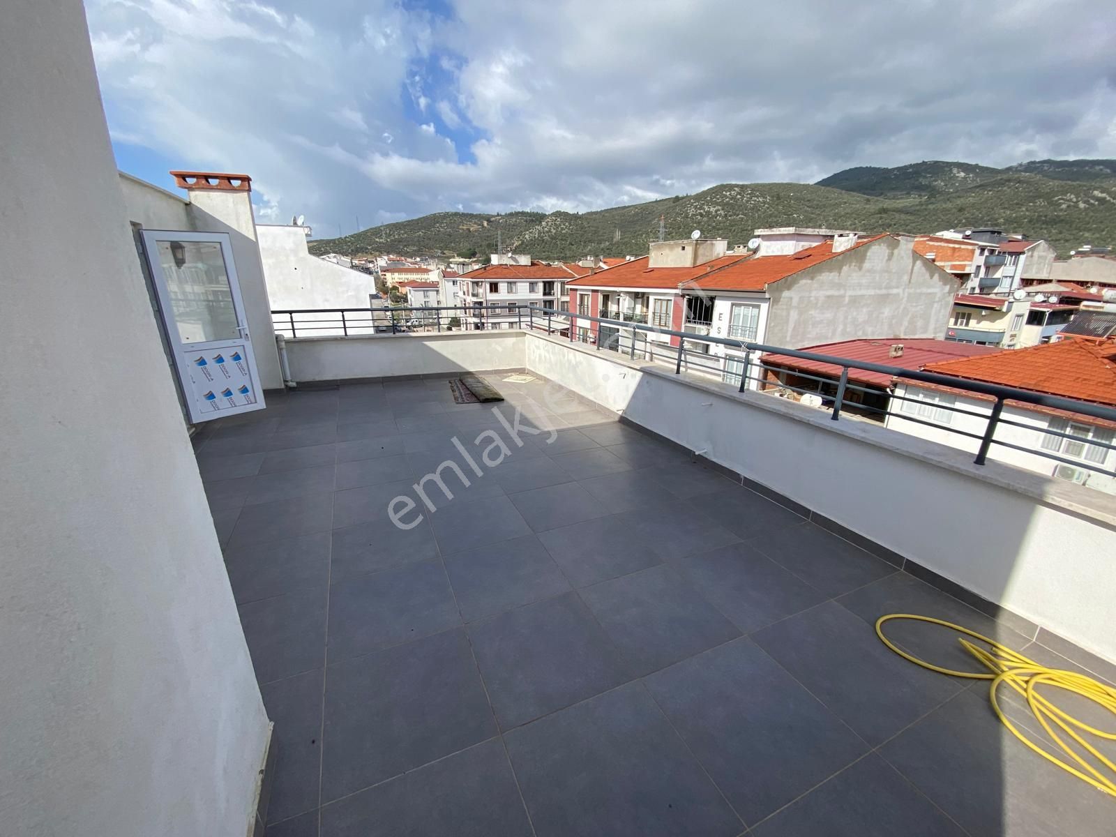 Edremit Tuzcumurat’ta Asansörlü Binada 2+1 Çift Teraslı İskanlı Daire - Görsel 23