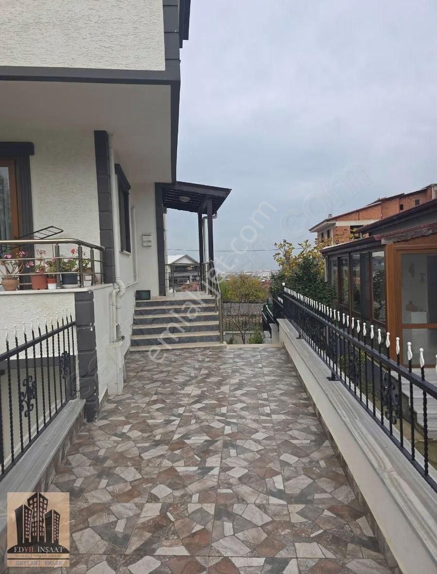 Geylani Emlaktan Bağlarbaşında Kiralık Daire - Görsel 15