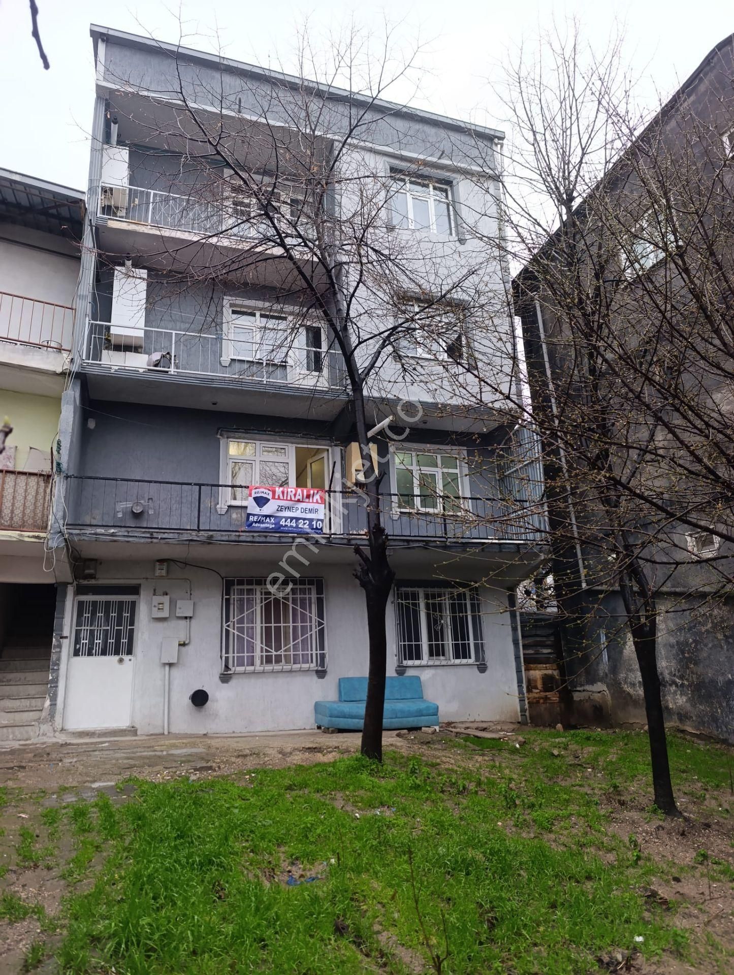 Remax Advantage'den Emek'te Uygun Fiyatlı Kiralık Daire