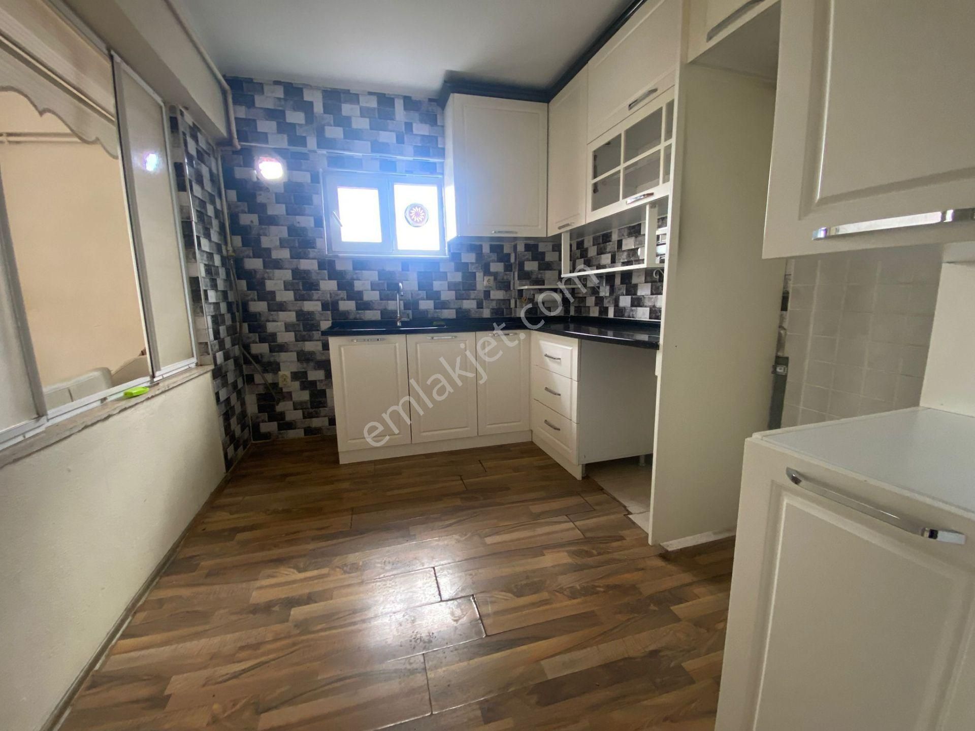 Bursa Yıldırım Yeşilde 2+1 100 M Ara Kat Çift Cephe Daire