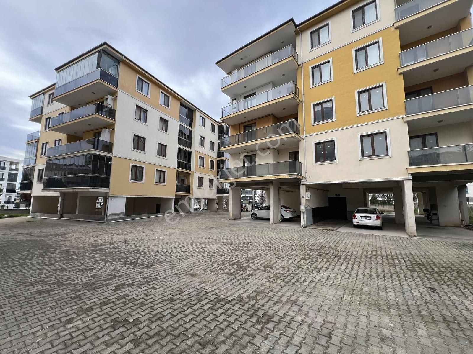 Nilüfer Akçalar'da Kiralık Uygun Arakat Daire