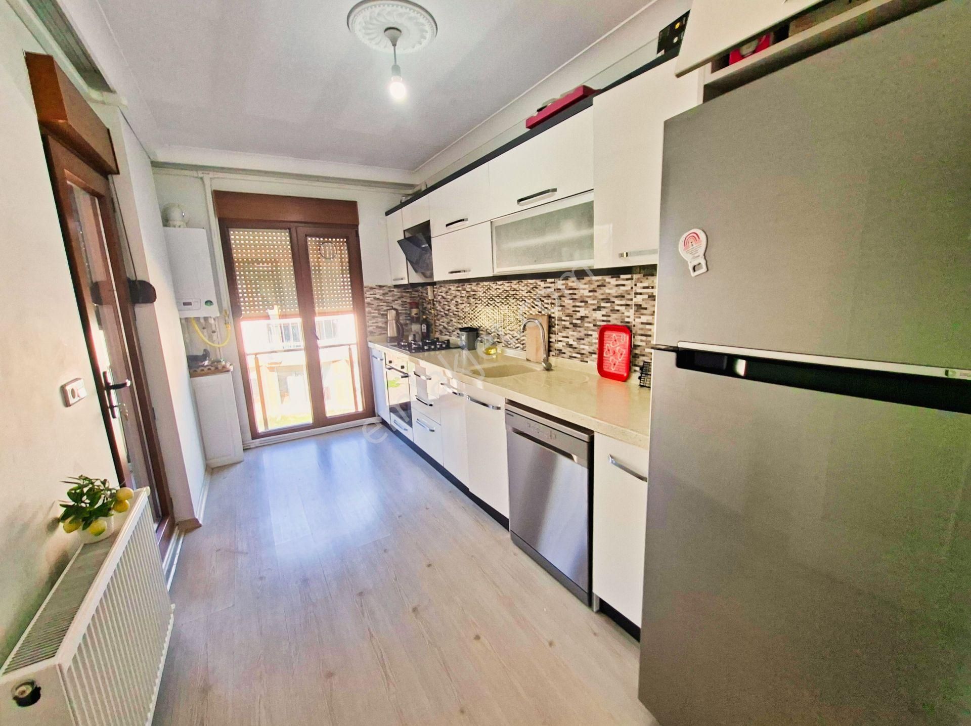 🔴🔴 Aktif^ten Akçay'da Cam Balkonlu, Köşe Konumlu Kapalı Mutfaklı 5 Yaşında Modern 2+1 Daire - Görsel 5