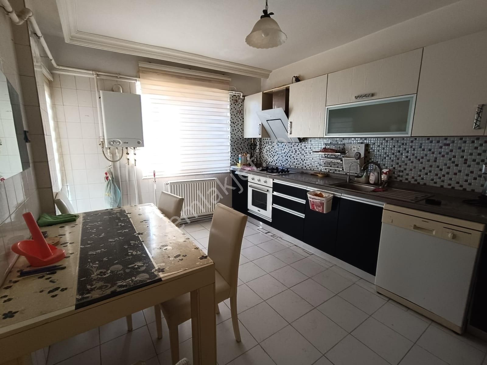 Nusratiye Mavili Bahçede 3+1 Konumu Mükemmel 145m² Satılık Daire - Görsel 7