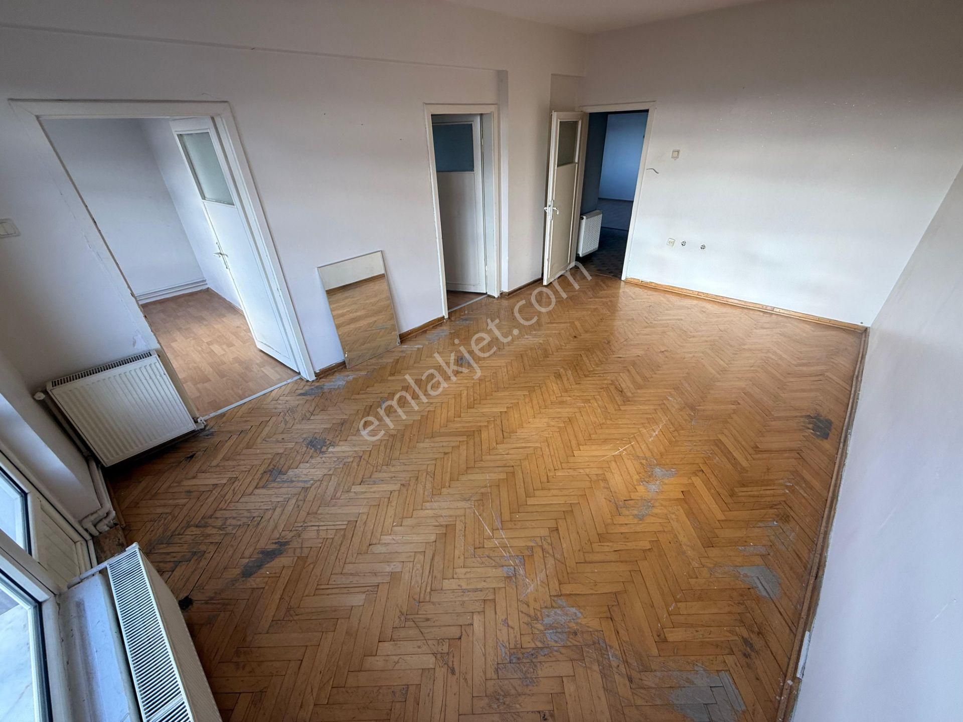 Atış Caddesi Yakını Katta Yapılı 3+1 - Görsel 3