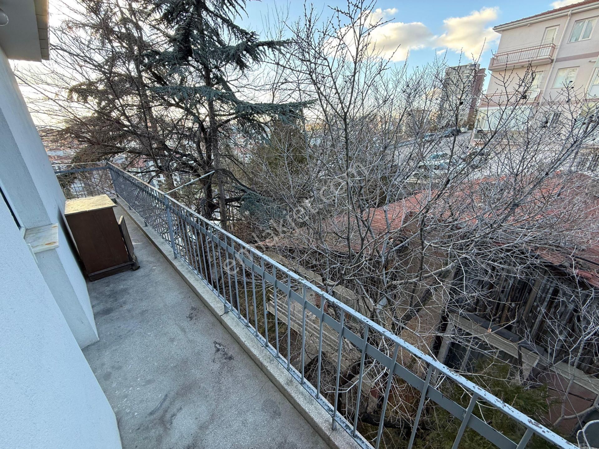 Atış Caddesi Yakını Katta Yapılı 3+1 - Görsel 23