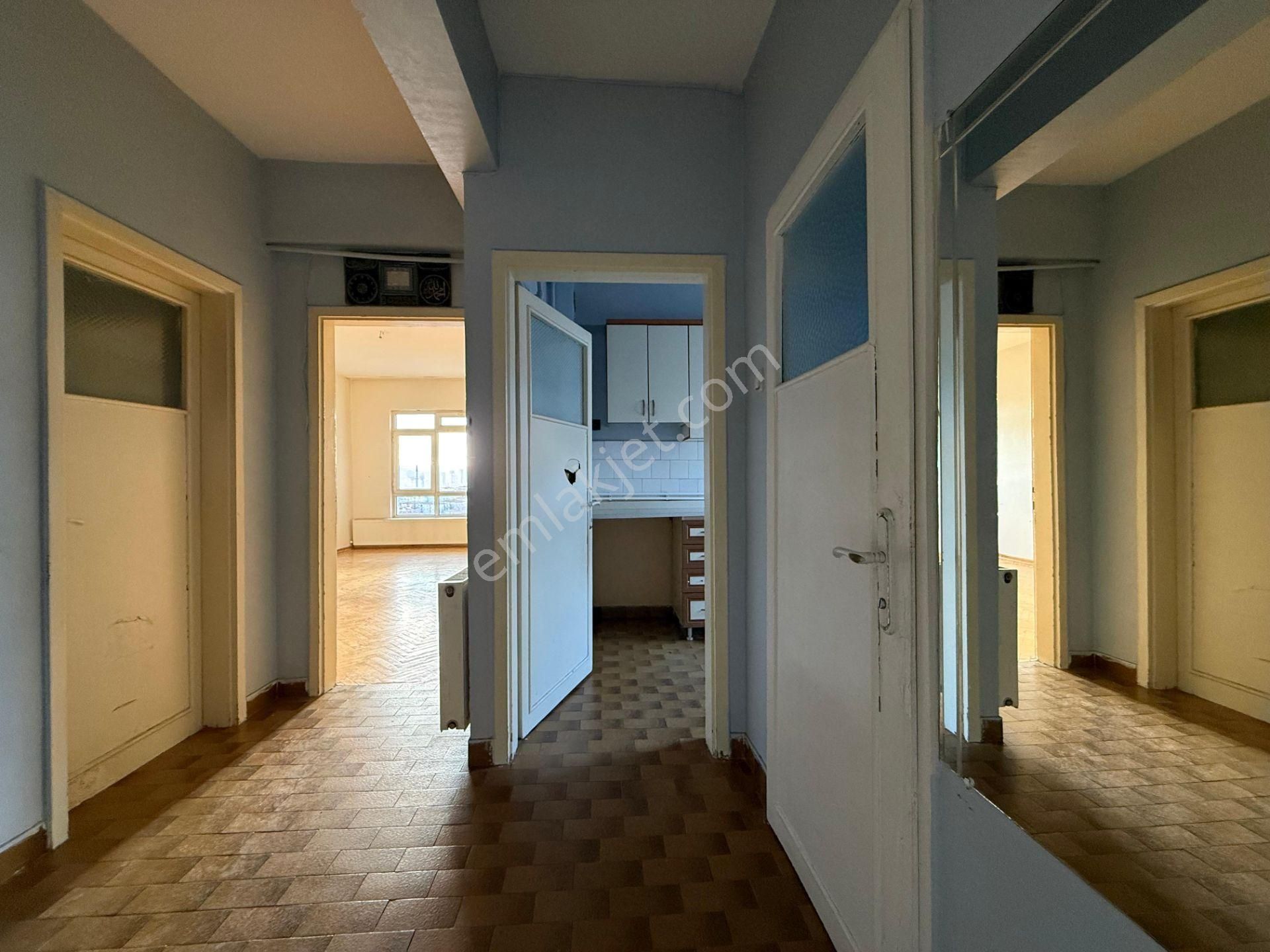 Atış Caddesi Yakını Katta Yapılı 3+1 - Görsel 18