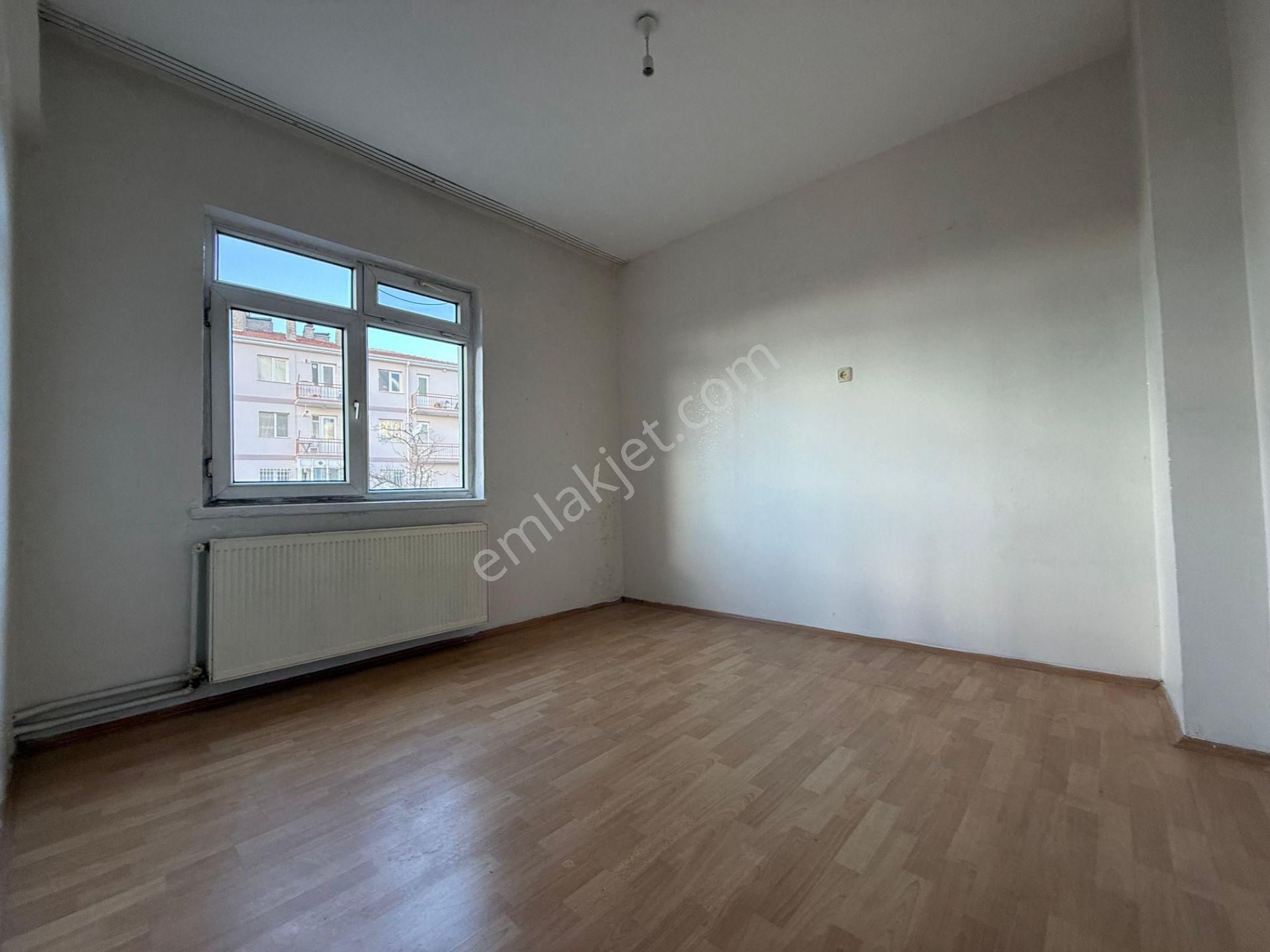 Atış Caddesi Yakını Katta Yapılı 3+1 - Görsel 16