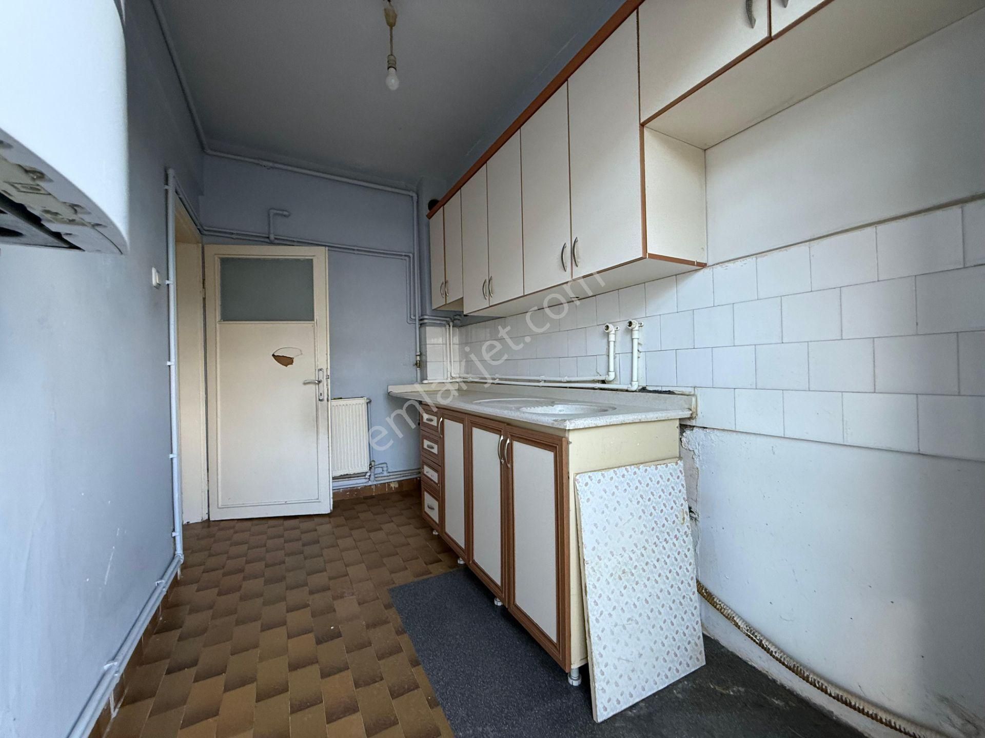 Atış Caddesi Yakını Katta Yapılı 3+1 - Görsel 14