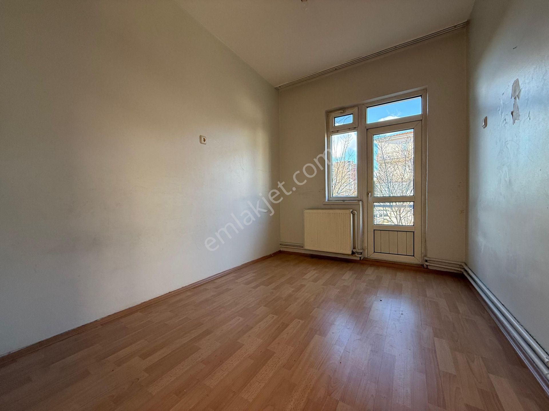 Atış Caddesi Yakını Katta Yapılı 3+1 - Görsel 9