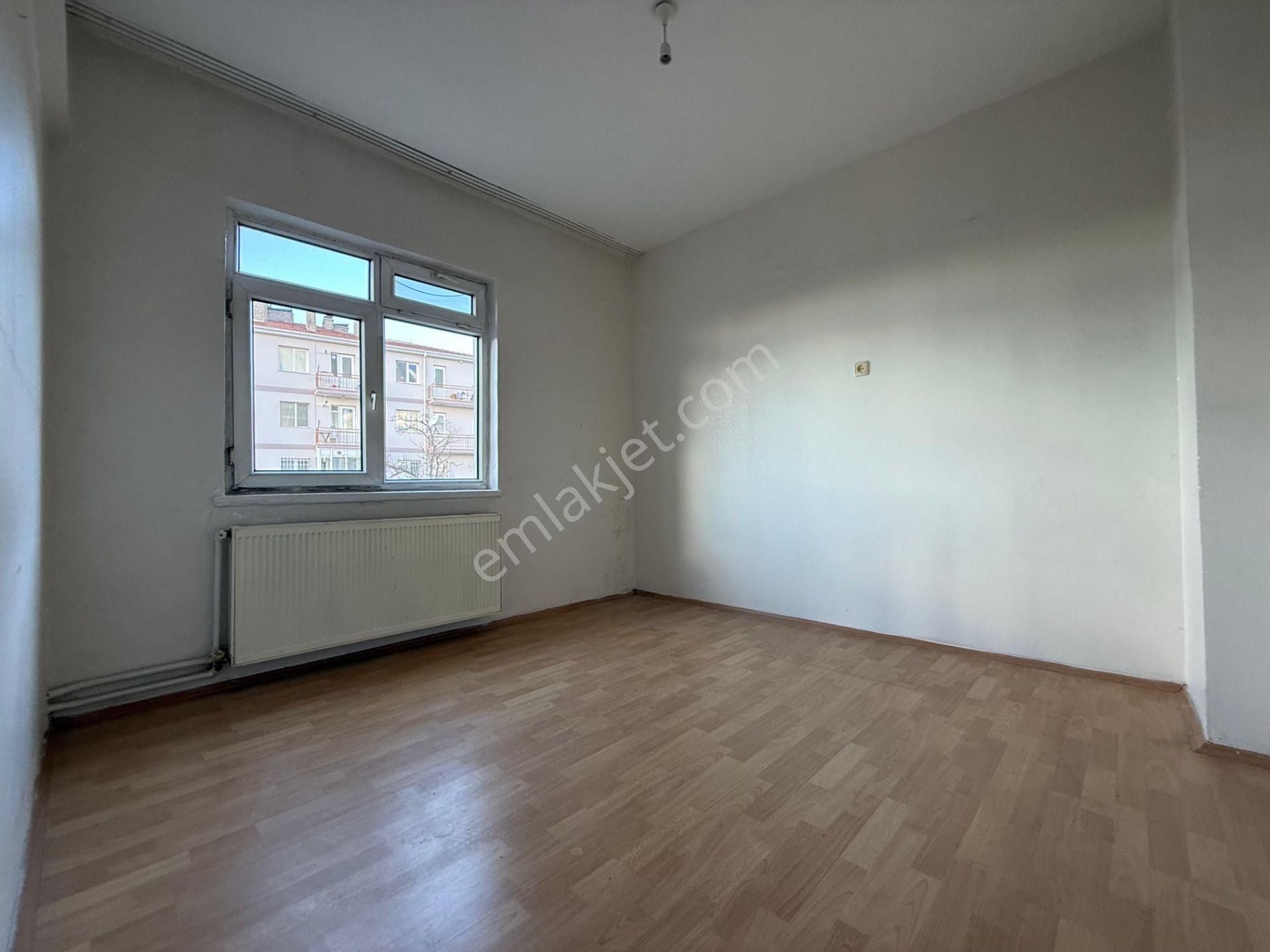 Atış Caddesi Yakını Katta Yapılı 3+1 - Görsel 15