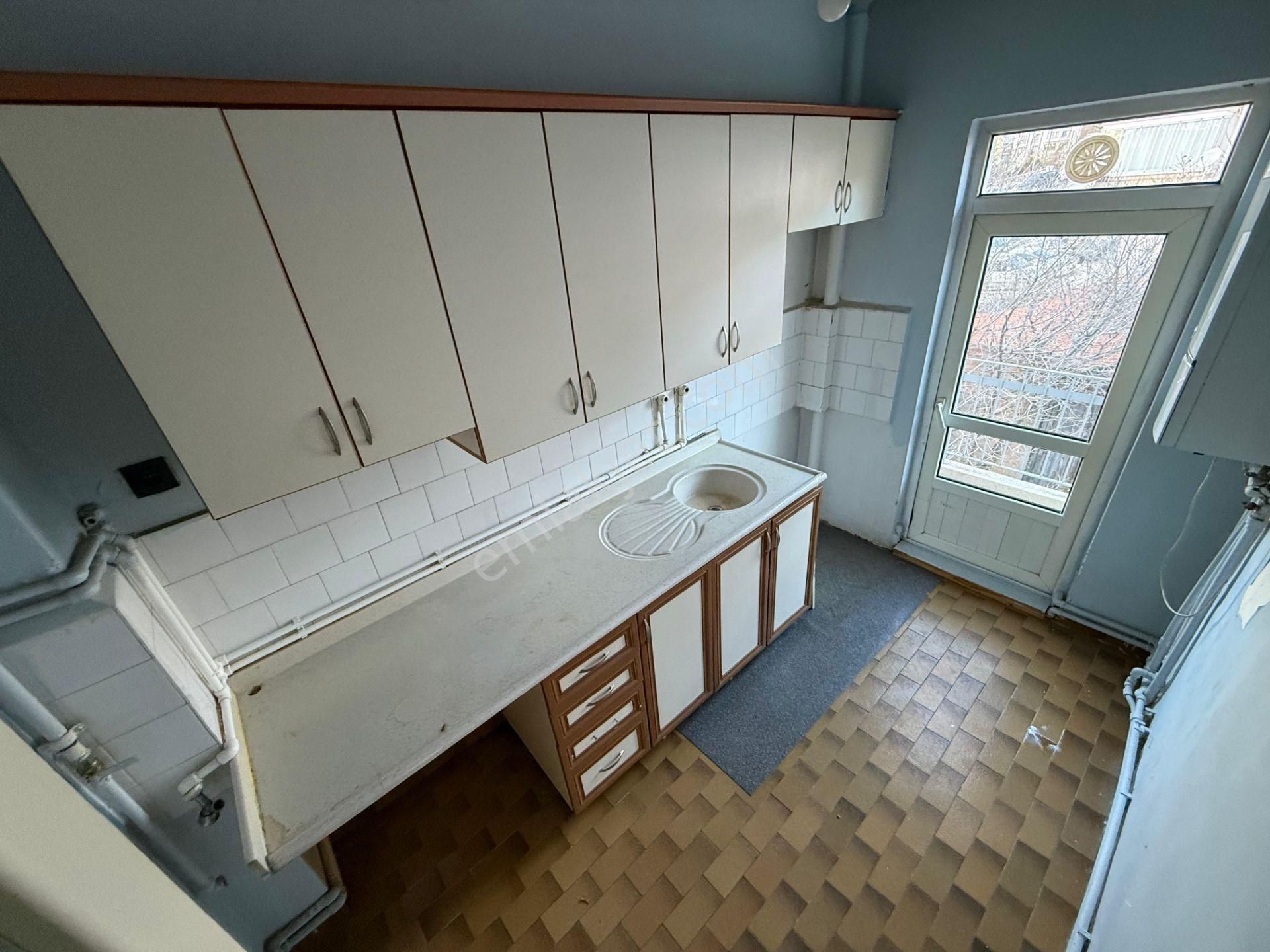 Atış Caddesi Yakını Katta Yapılı 3+1 - Görsel 10