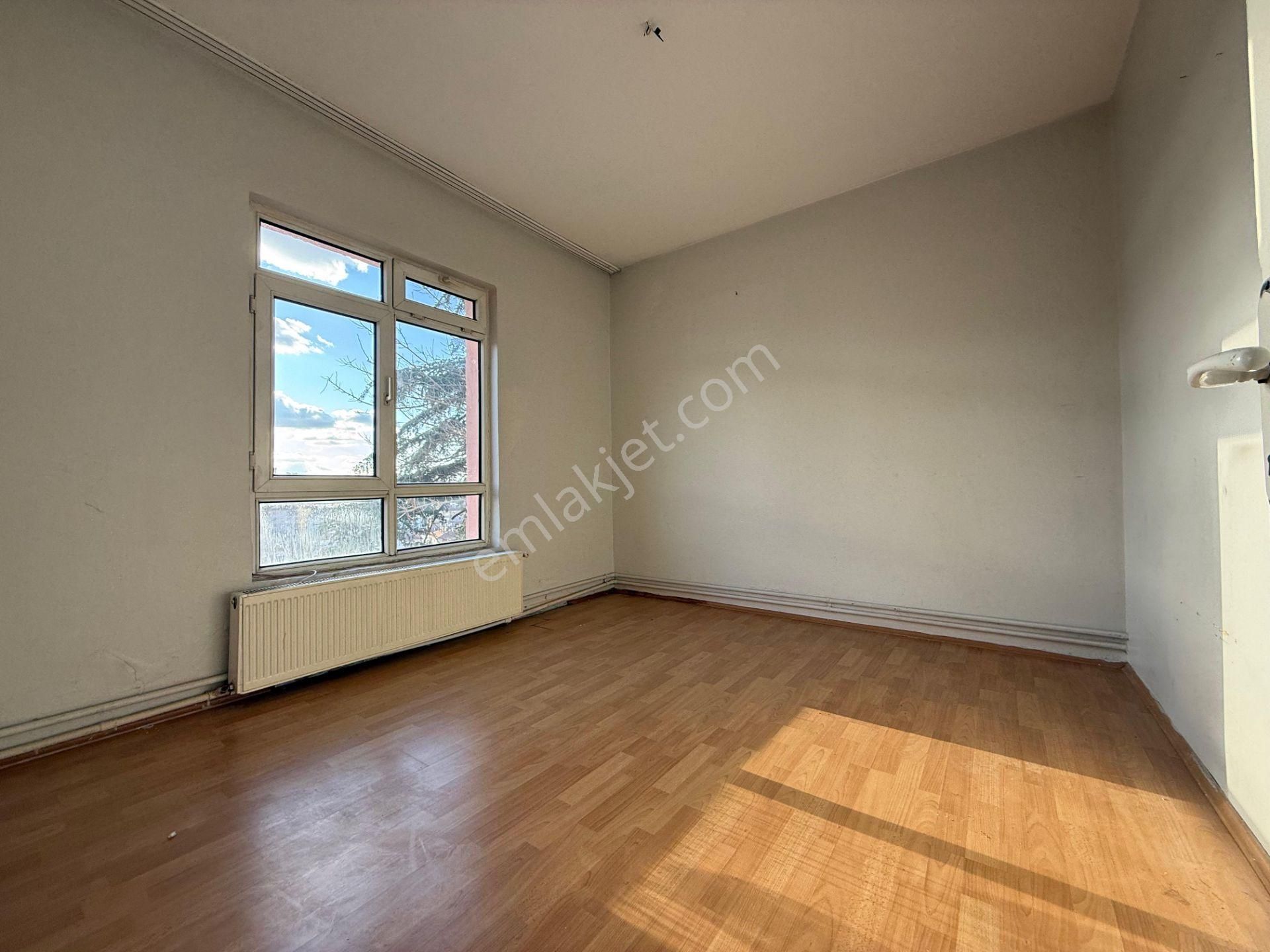 Atış Caddesi Yakını Katta Yapılı 3+1 - Görsel 5