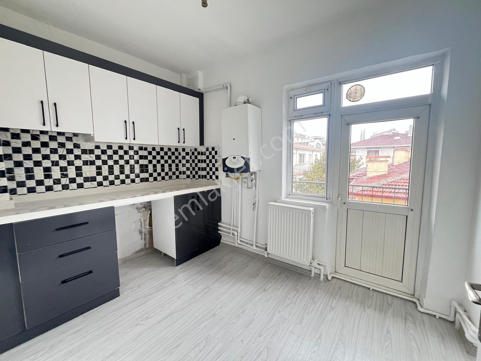 *yine Yeniden Fırsat Daire Koza Emlak'ta Sizi Bekliyor İstasyon Mahalesi Full Yapılı Katta Ön Cephe - Görsel 3