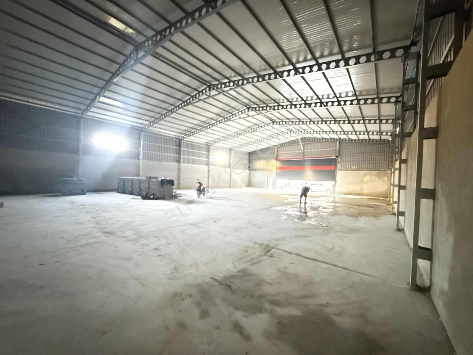 Lavinia'dan Vefa Cadde Üzeri 650m2 Yüksek Tavan Kiralık İşyeri - Görsel 15