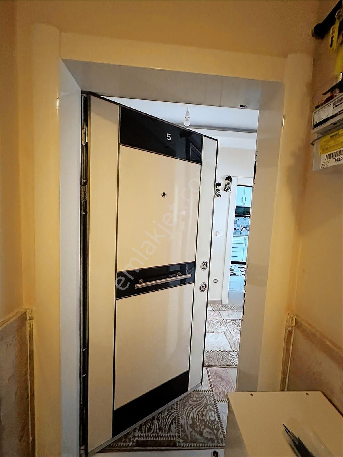 Şehir Merkezine Yakın Önü Açık Site İçinde Satılık 3+1 Daire - Görsel 3