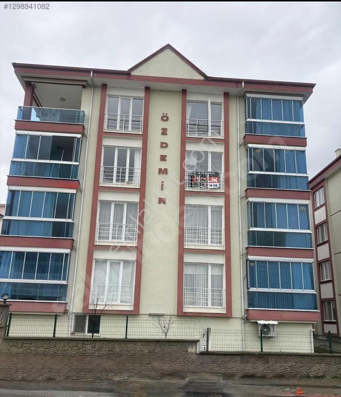 Şehir Merkezine Yakın Önü Açık Site İçinde Satılık 3+1 Daire